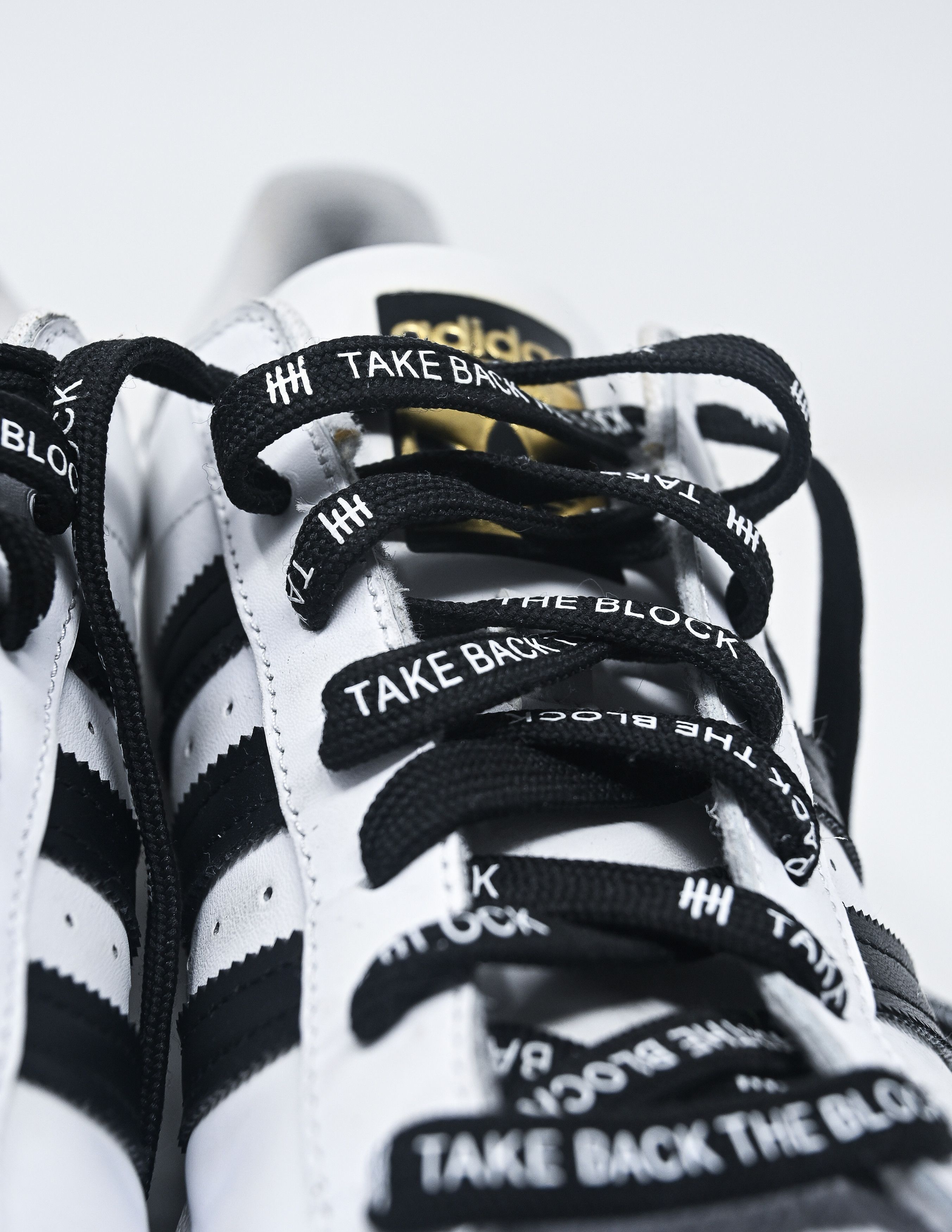 Adidas Adidas Streetwear Collab Hood Holidays Superstar Sneaker Size US 10.5 / EU 43-44 - 2 Thumbnail