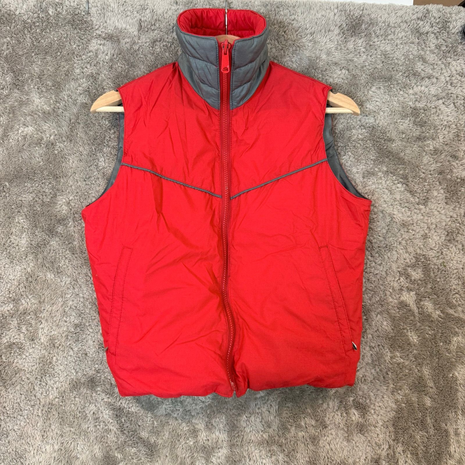 L.L. Bean Vintage LL Bean Red Gray Reversible Nylon Down Puffer Vest S Size S / US 4 / IT 40 - 3 Thumbnail
