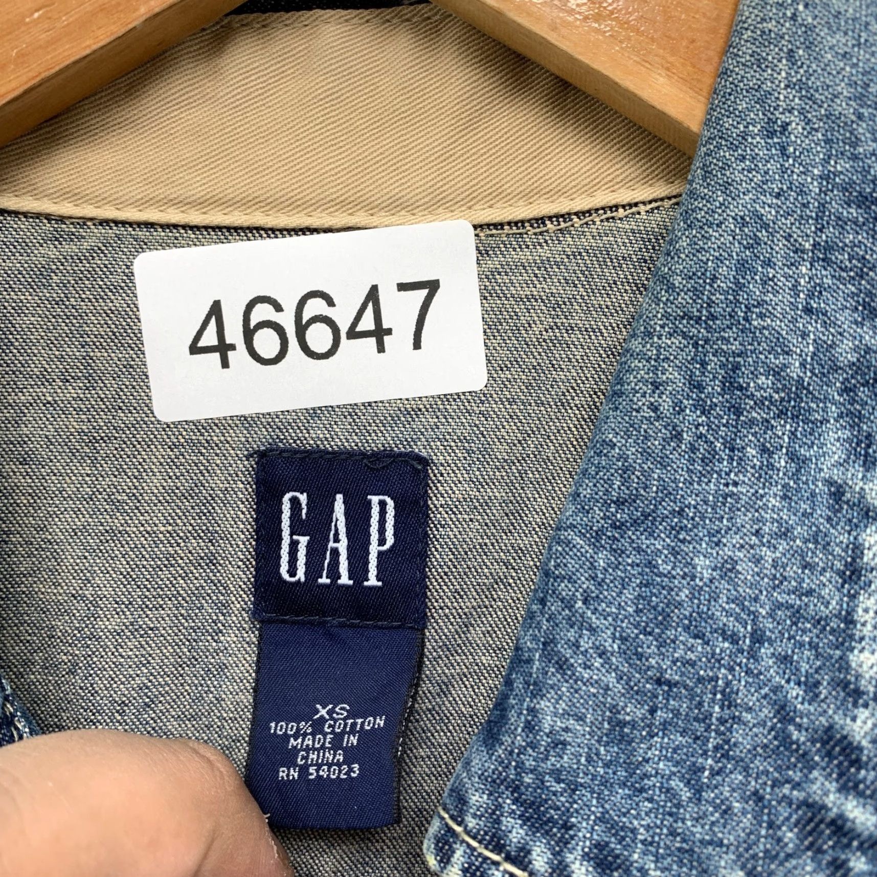 Gap VINTAGE Gap Denim Jacket Womens XS Blue Trucker Y2K Punk Biker XS Womens Jacket Denim Blue Punk Biker 1980s 1990s Gap Size XS / US 0-2 / IT 36-38 - 3 Thumbnail