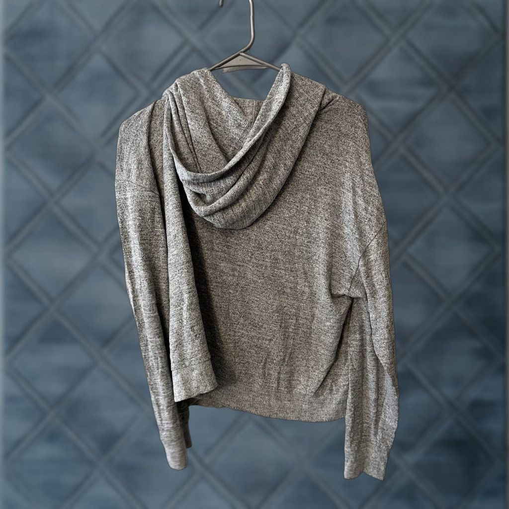 Gap Gap Hoodie Women Gray Polyester Blend Knit Long Sleeve Medium Pullover Pockets Activewear Regular Size M Size M / US 6-8 / IT 42-44 - 1 Thumbnail