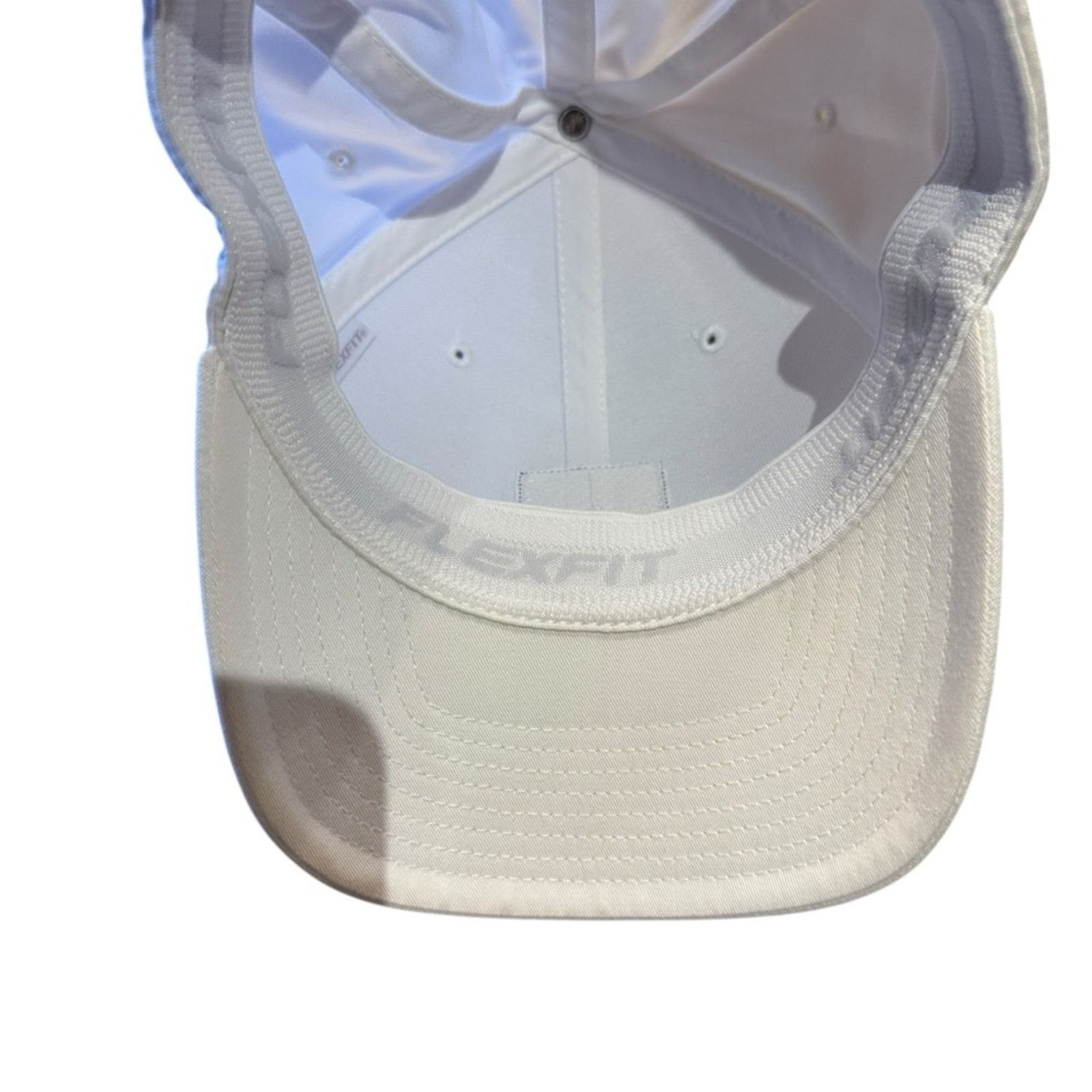 TravisMathew Travis Mathew Flexfit Small/Medium White and Blue Logo Hat Size ONE SIZE - 2 Thumbnail
