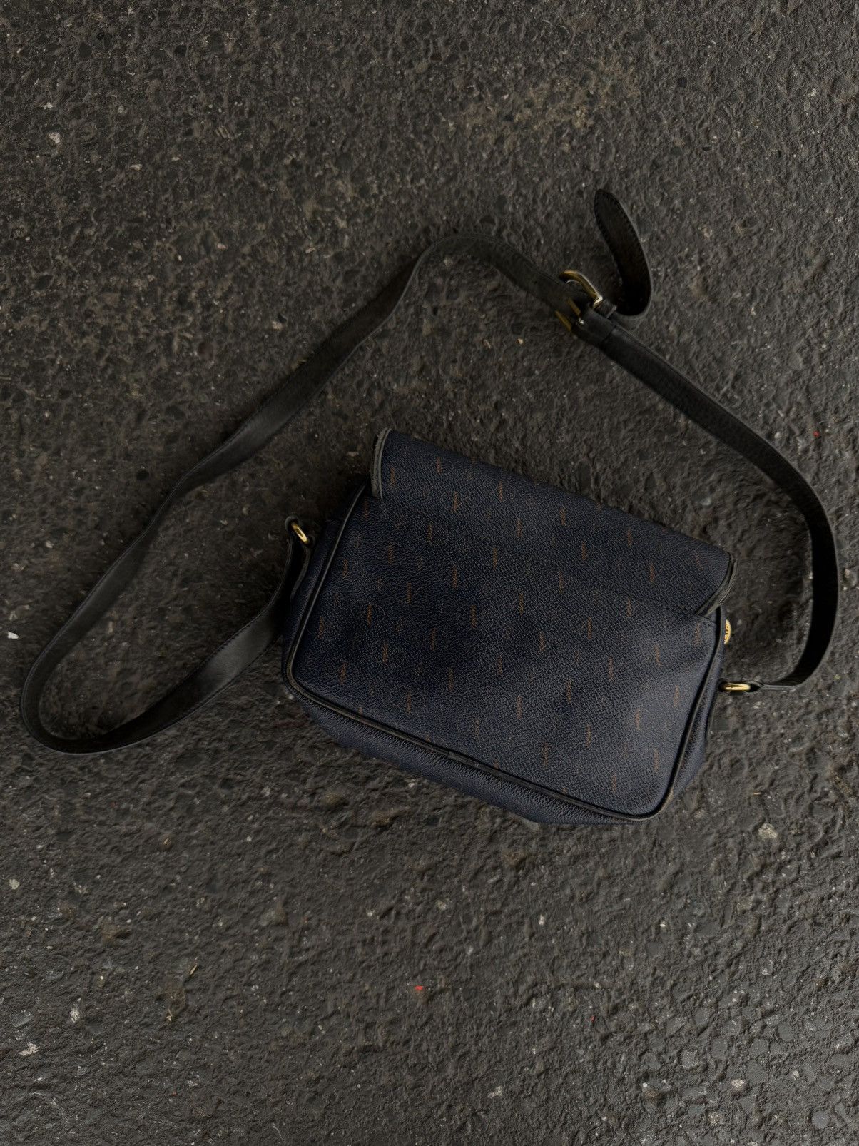 Valentino × Vintage Valentino Garavani Crossbody Bag Monogram Design Vintage y2k Size ONE SIZE - 13 Thumbnail