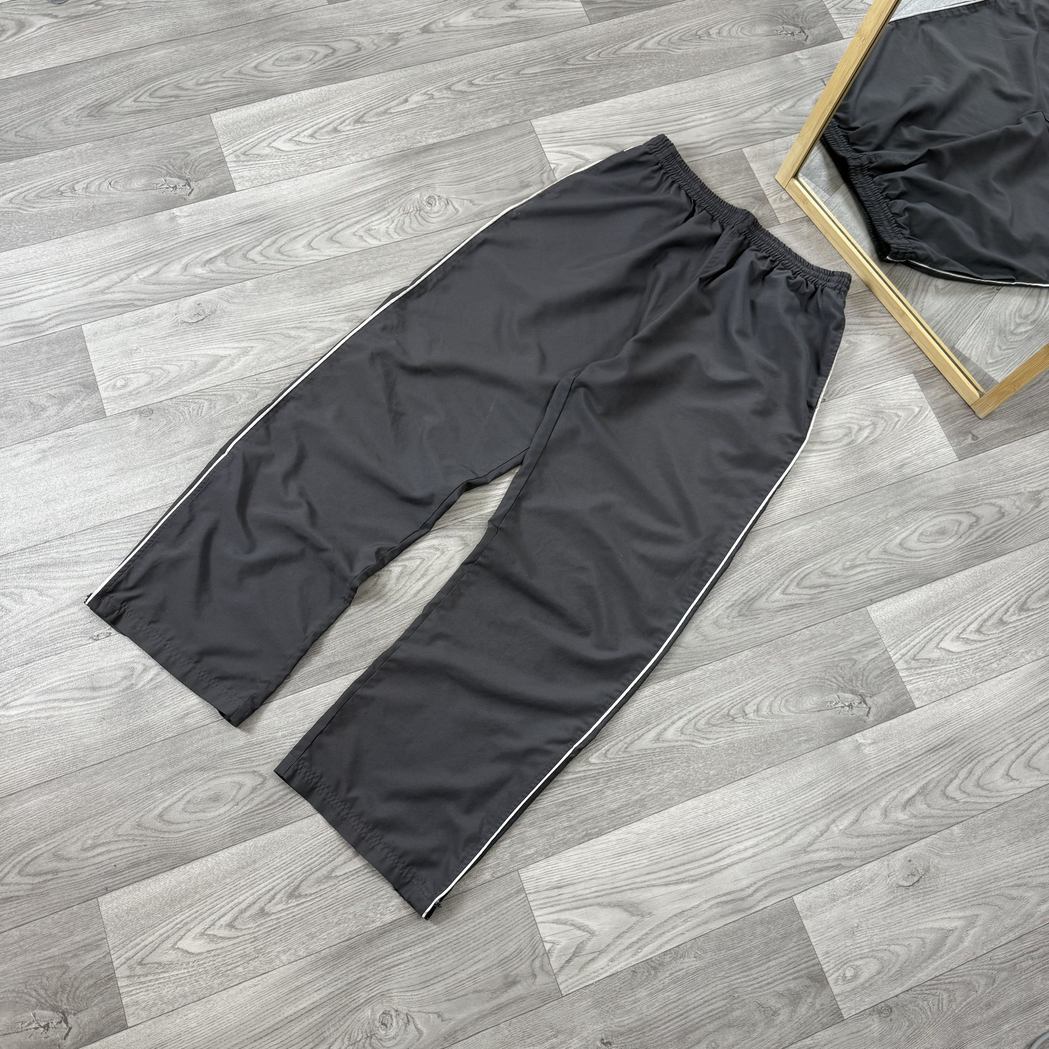 Perry Ellis Vintage Perry Ellis Sport 90s Grey Nylon Trackpants Size US 34 / EU 50 - 3 Thumbnail