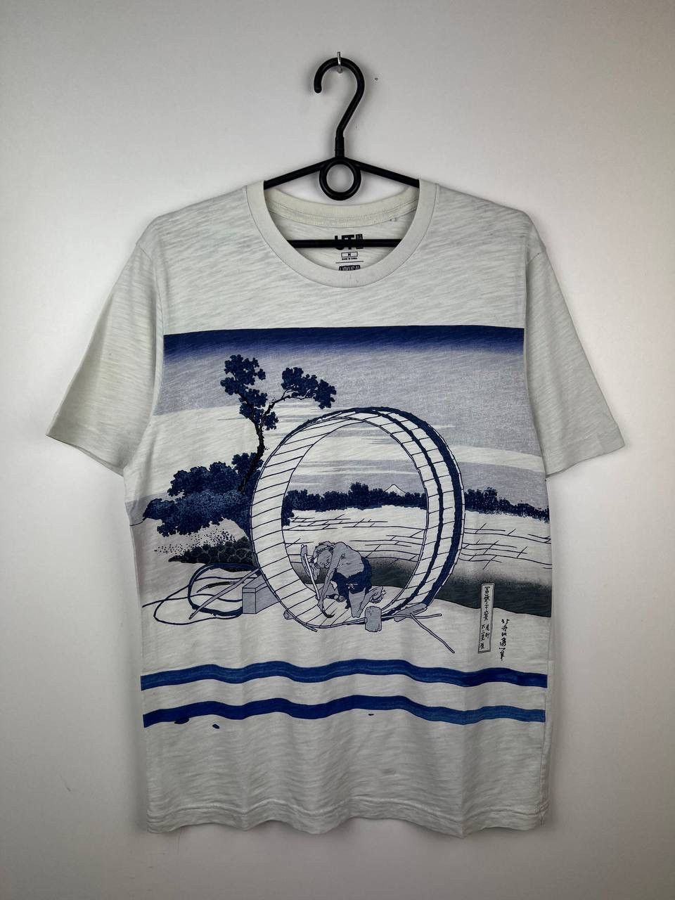 Vintage Hakusai Blue Uniqlo t-shirts size M Size US M / EU 48-50 / 2 - 1 Thumbnail