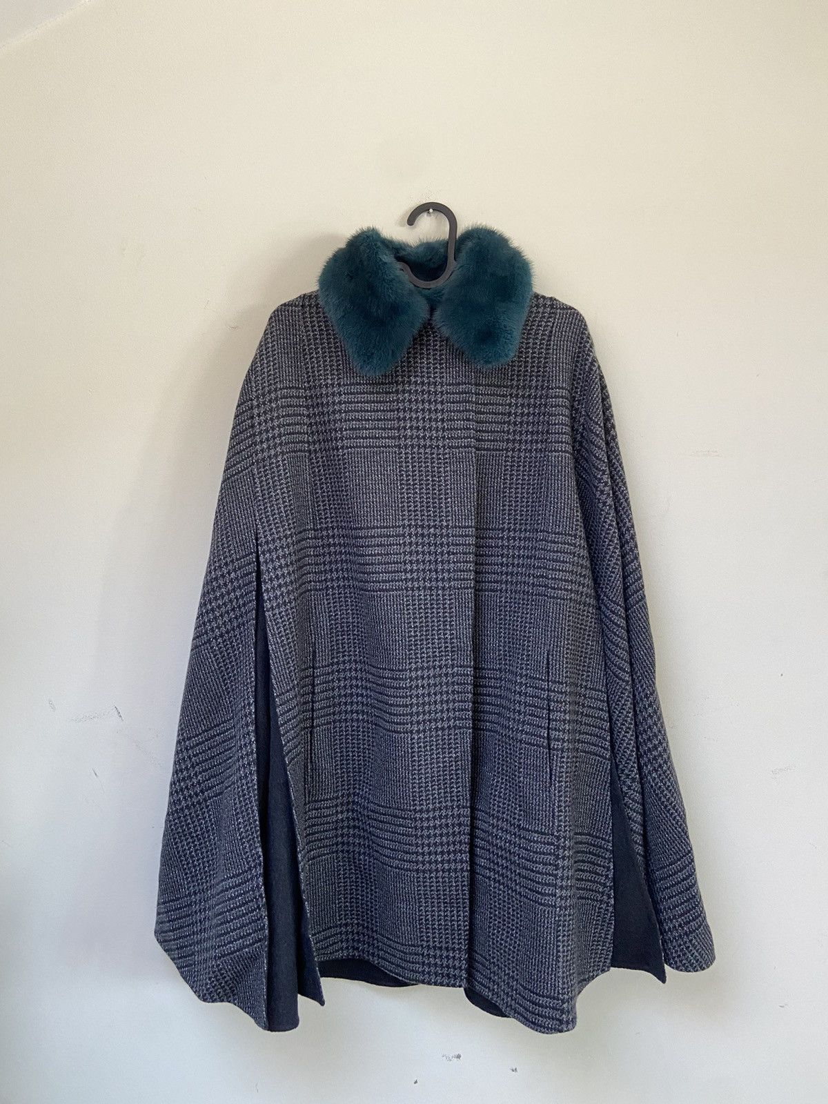 Loro Piana Baby Cashmere Houndstooth Print Cape