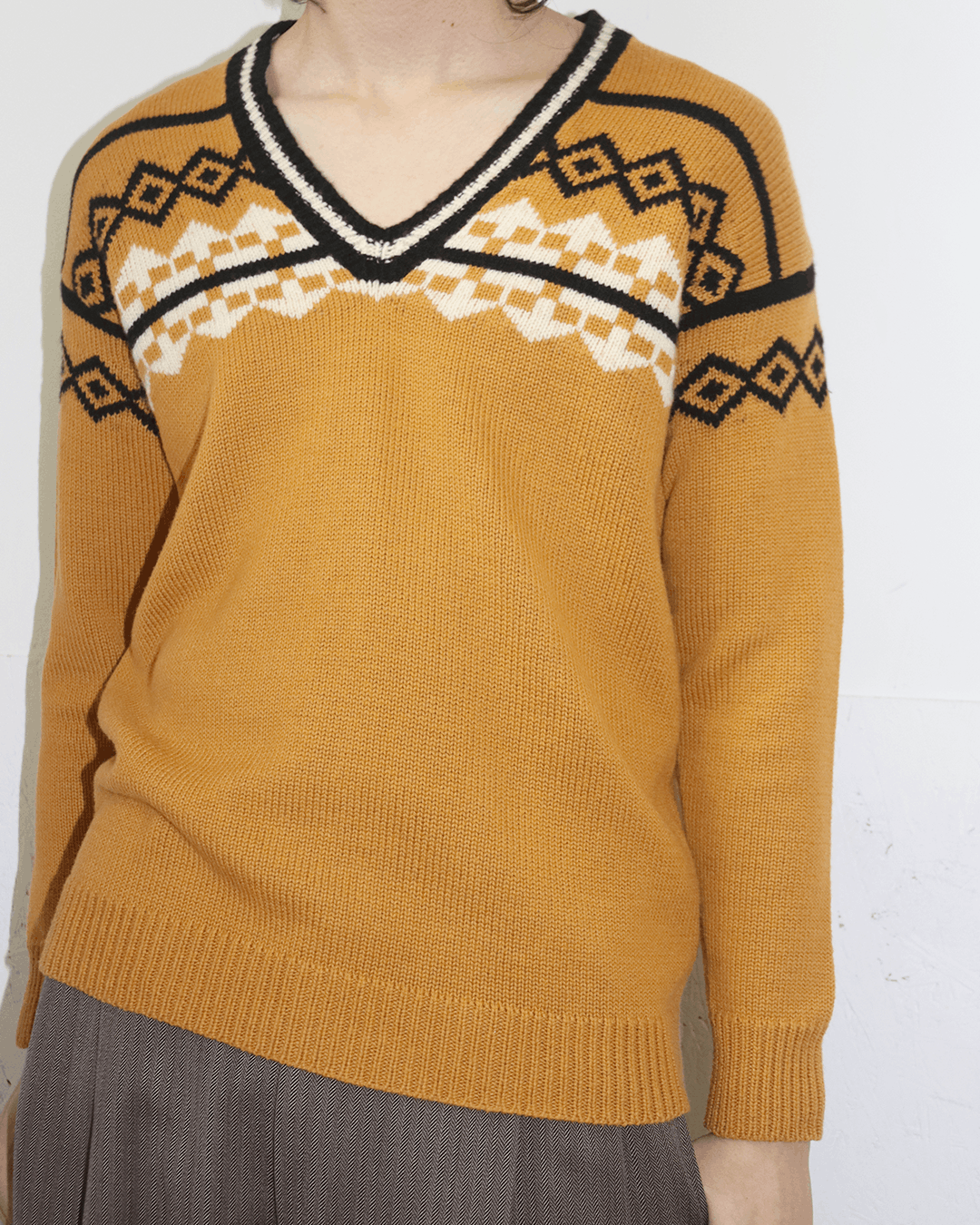 Burberry Prorsum Burberry Prorsum Resort 2012 Ethnic V Neck Sweater Size US S / EU 44-46 / 1 - 4 Thumbnail
