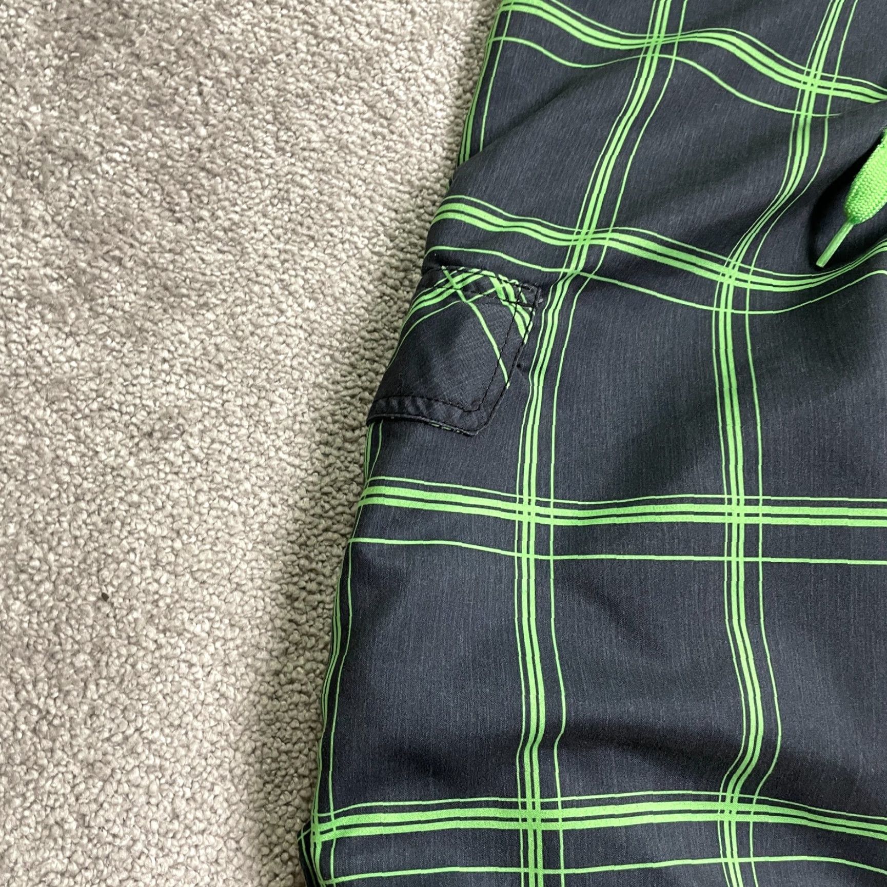 Ocean Pacific Ocean Pacific Bottom Mens Large Water Shorts Black Green Drawstring Swim Trunks Size US 33 - 6 Thumbnail