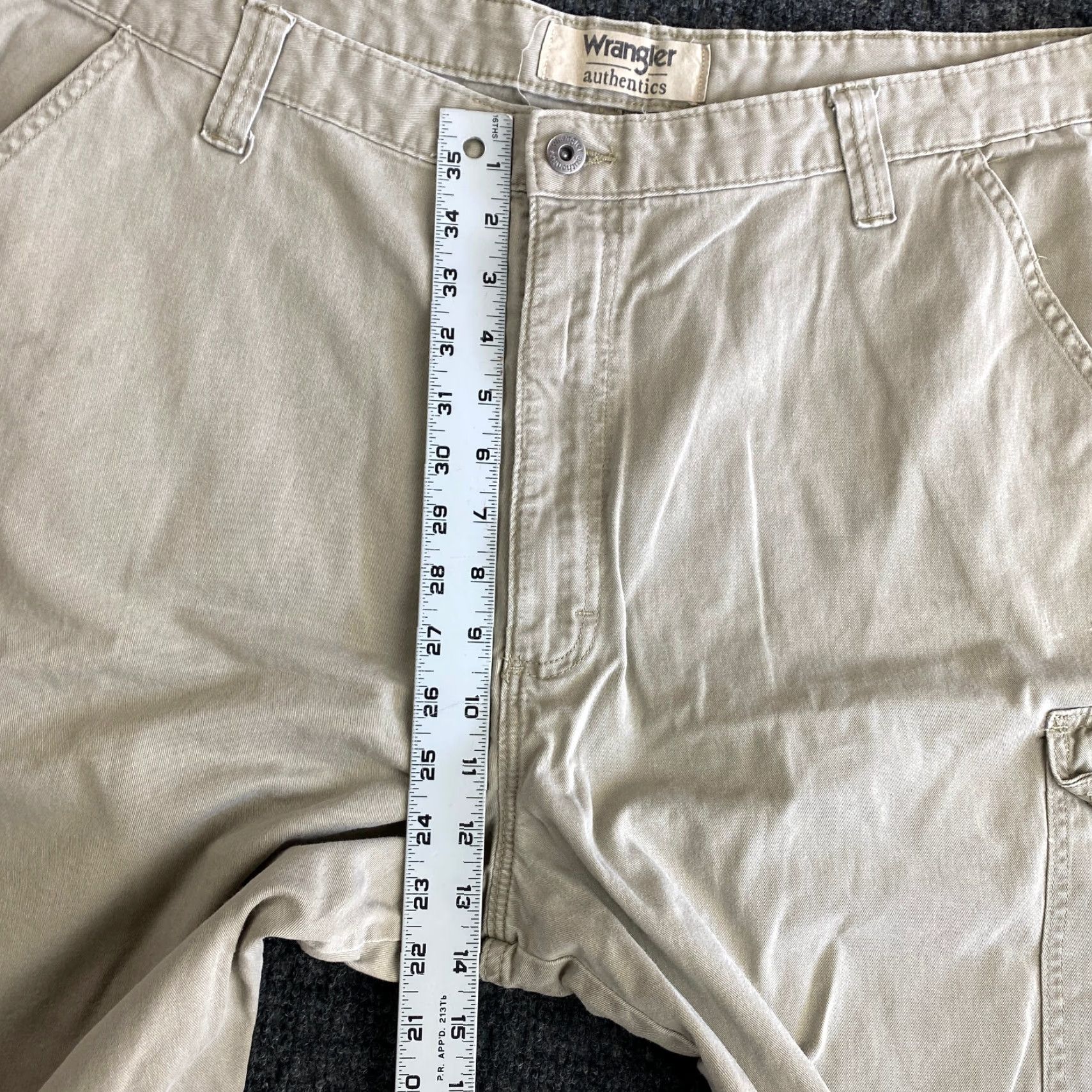 Wrangler VINTAGE Wrangler Authentics Cargo Shorts 42 Beige Khaki Outdoor Mens Cargo Pocket 10in Inseam Casual Workwear Cooler Size US 42 / EU 58 - 7 Thumbnail