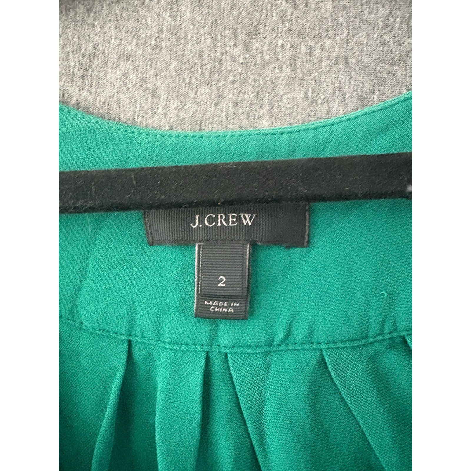 Other J. Crew | Crepe V Neck Pintuck Sleeveless Blouse #A1329 | 2 Size XS / US 0-2 / IT 36-38 - 3 Thumbnail