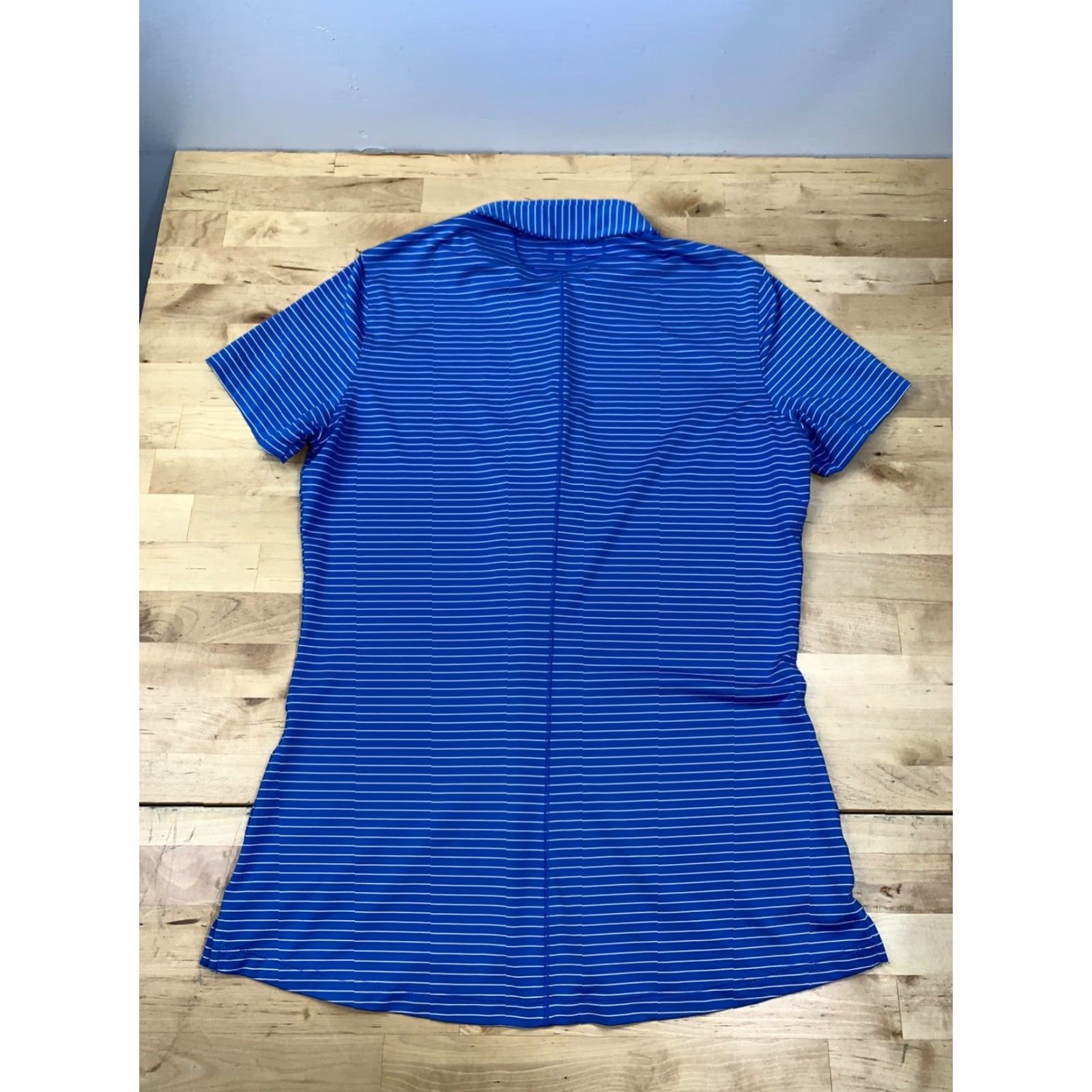 Under Armour Under Armour Heat Gear Polo Womens M Striped Short Sleeve Blue #4932 Size 32" / US 10 / IT 46 - 2 Thumbnail