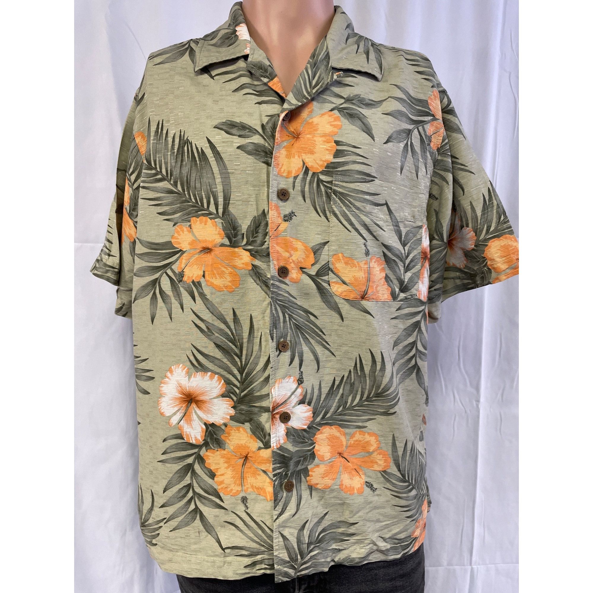 Other Traders Bay Men's Green Floral Washable Silk Button Up Size Size US M / EU 48-50 / 2 - 1 Thumbnail