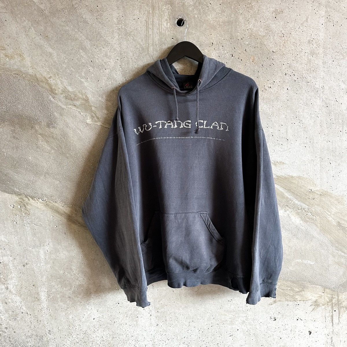 Wu-Tang Clan 2000’s Vintage THRASHED WU TANG CLAN Hoodie Size US XL / EU 56 / 4 - 3 Thumbnail