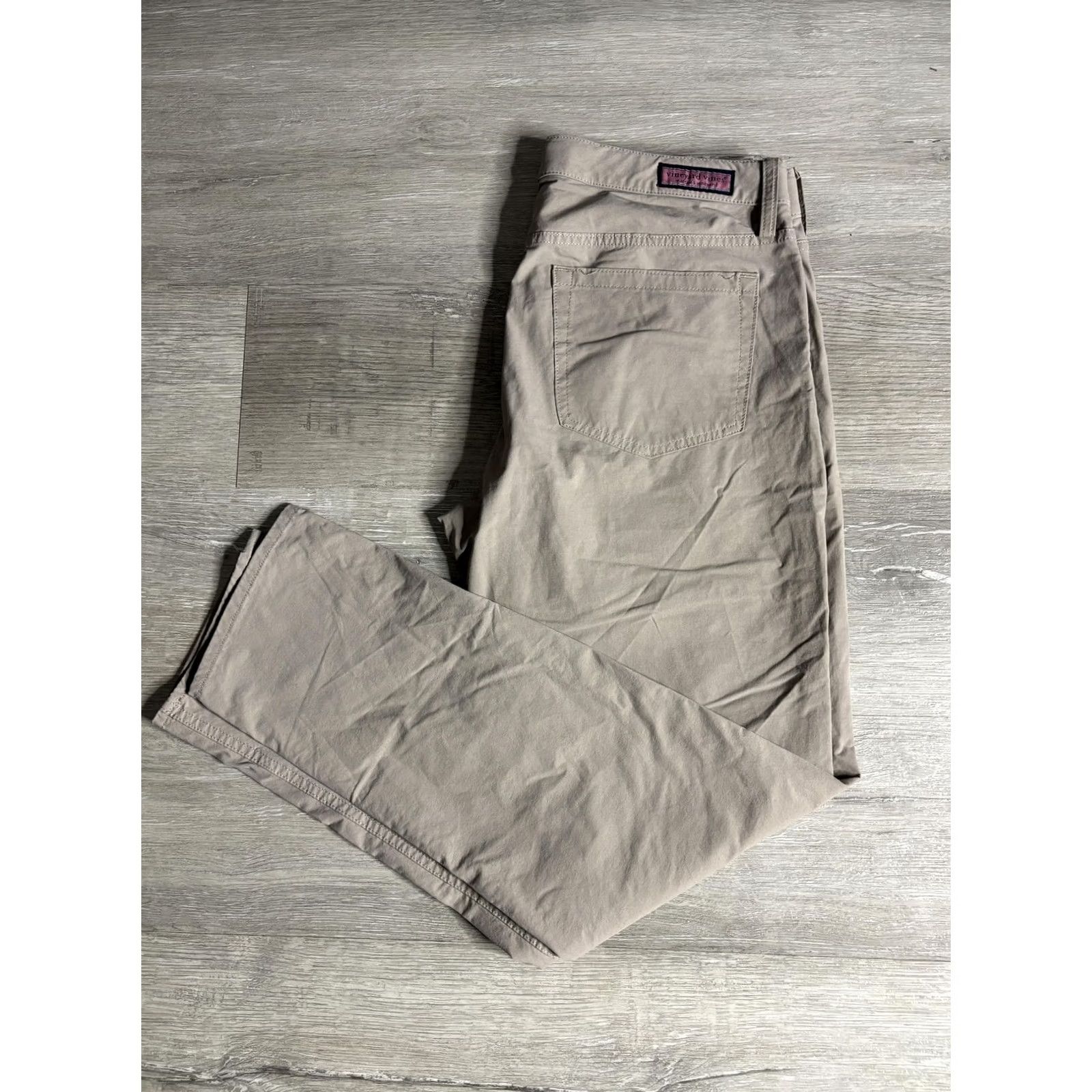 Vineyard Vines Vineyard Vines Mens Chino Pants 32x30 On The Go Stretch Casual Pockets Beige Regular Front Flat - 5-Pocket Design Mens Size US 32 / EU 48 - 2 Thumbnail