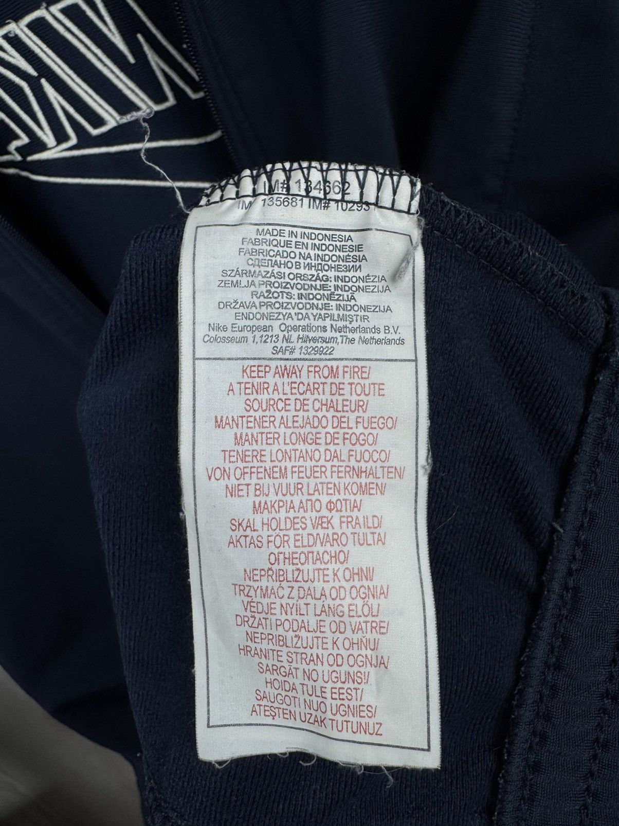 Nike Nike vintage y2k big logo navy blue track top jacket Size US L / EU 52-54 / 3 - 12 Thumbnail