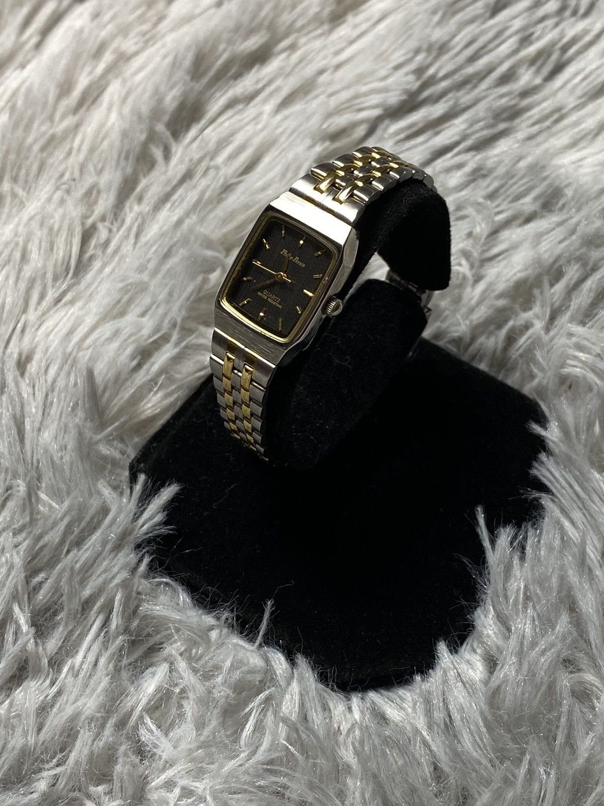 Philip Persio Quartz- Rectangular -Analog -Digital-White Dial. ساعة من شركة فيليب بيرسيو قديمة (كوارتز) بصورة صدام حسين  main image 4