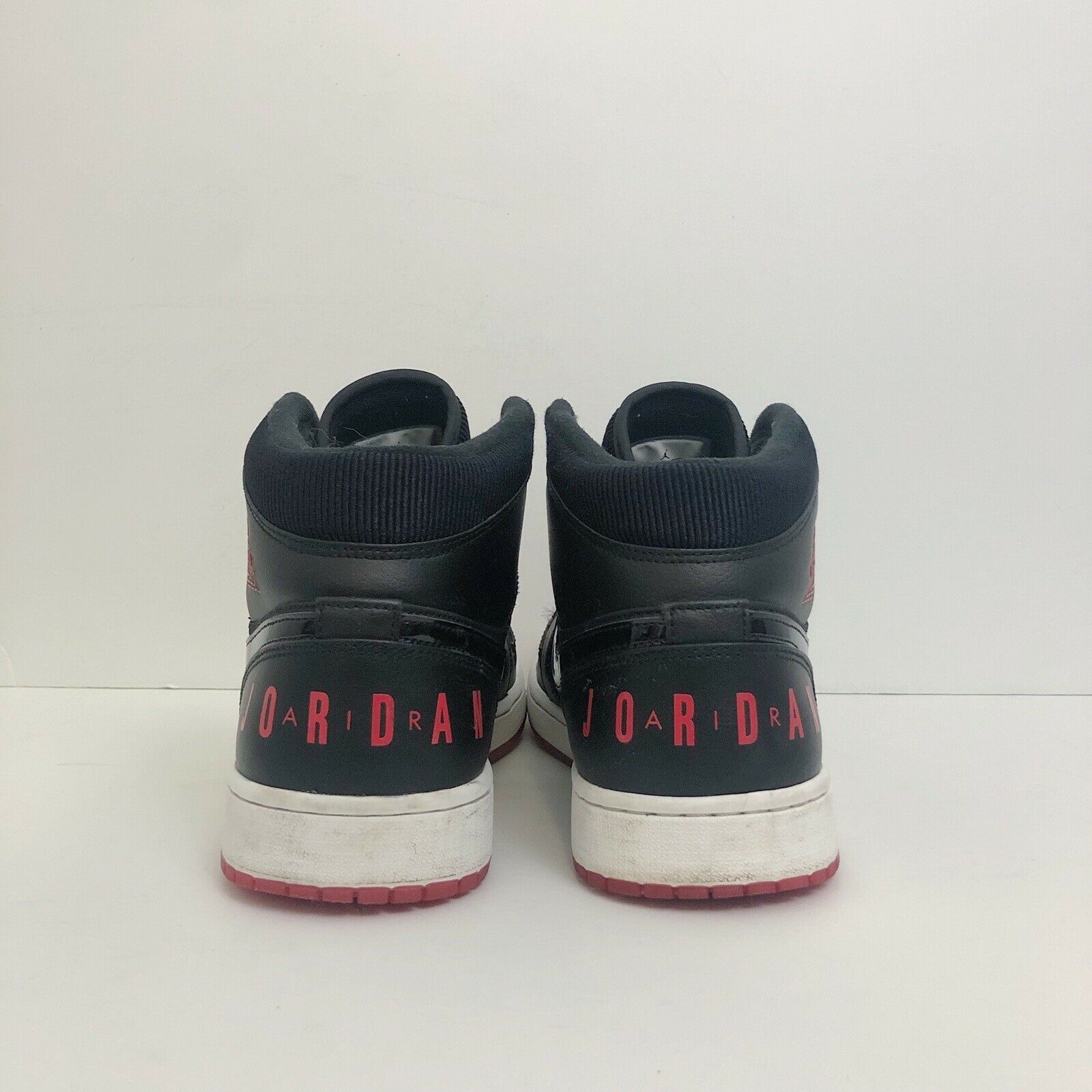 Jordan Brand × Nike 2018 Nike Air Jordan 1 Mid Bred BQ6578 001 Sz 13 Size US 13 / EU 46 - 5 Thumbnail