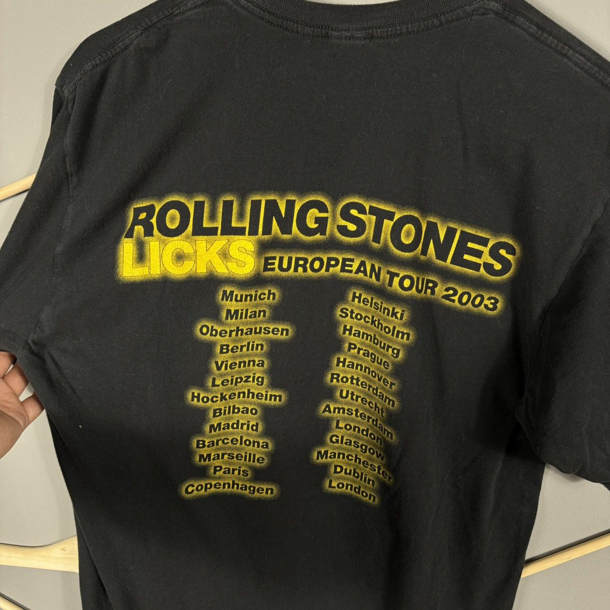 Band Tees Vintage 2003 The Rolling Stones Licks European Tour T-shirt Size US M / EU 48-50 / 2 - 5 Thumbnail