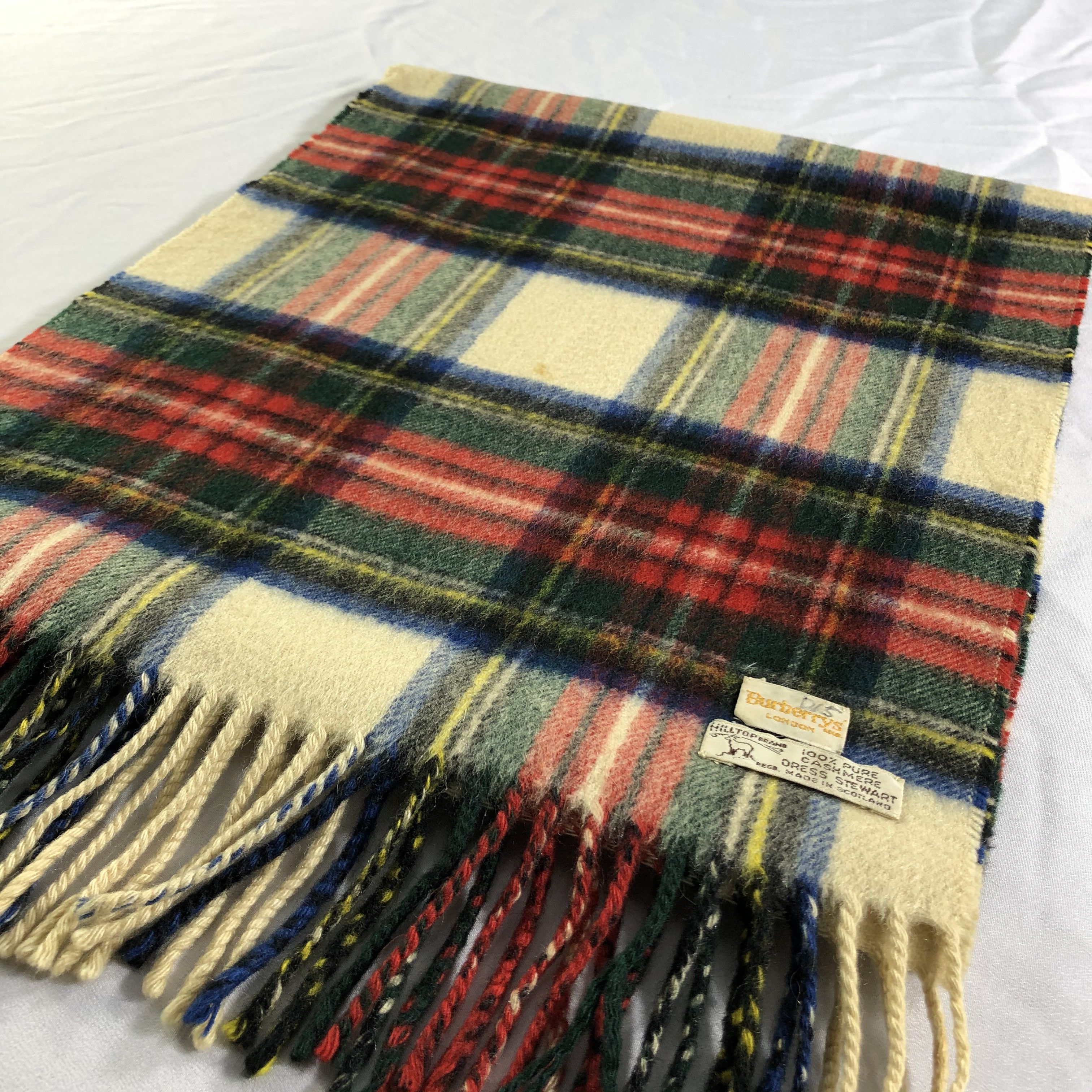 Burberry Burberrys Nova Check Cashmere Scarf Muffler Neckwear V2318 Size ONE SIZE - 3 Thumbnail
