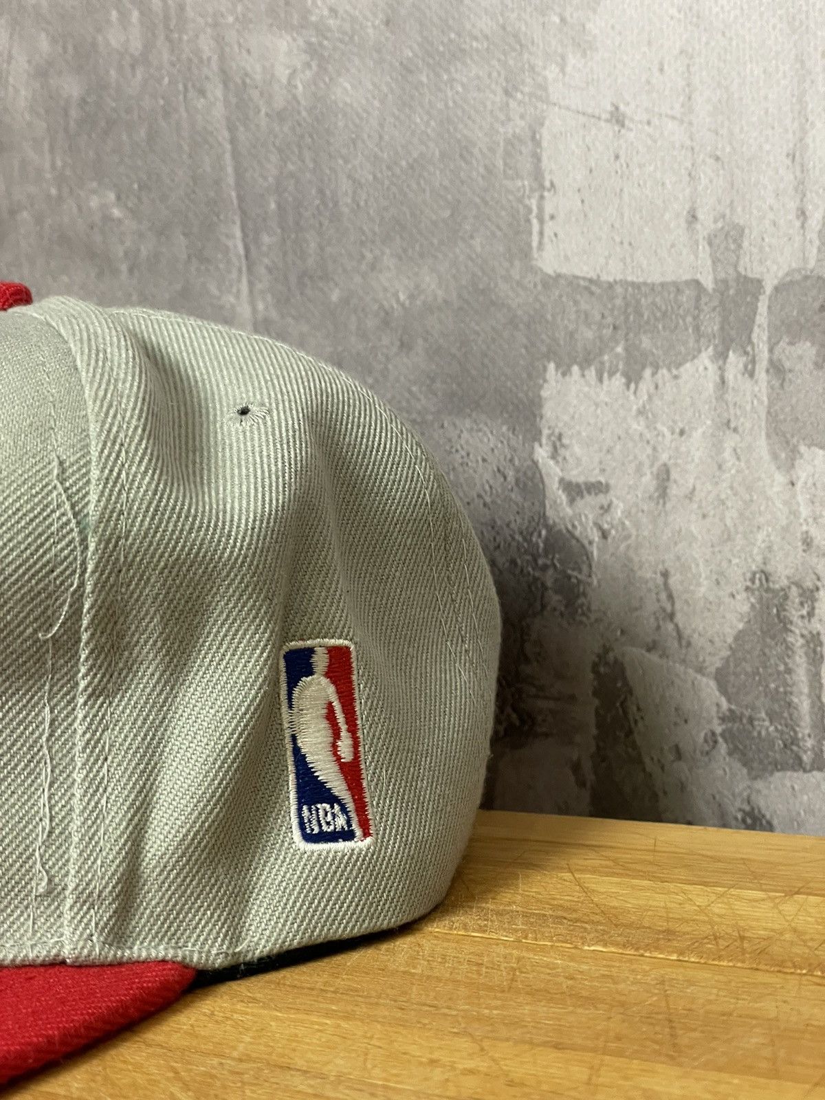 NBA Vintage NBA Chicago Bulls Spellout Snapback Hat Size ONE SIZE - 6 Thumbnail