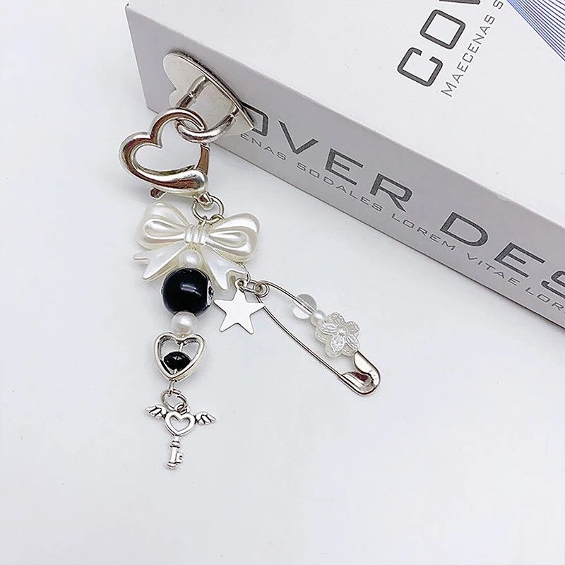 Japanese Brand × Vintage 8 ball beaded butterfly keychain Size ONE SIZE - 2 Thumbnail