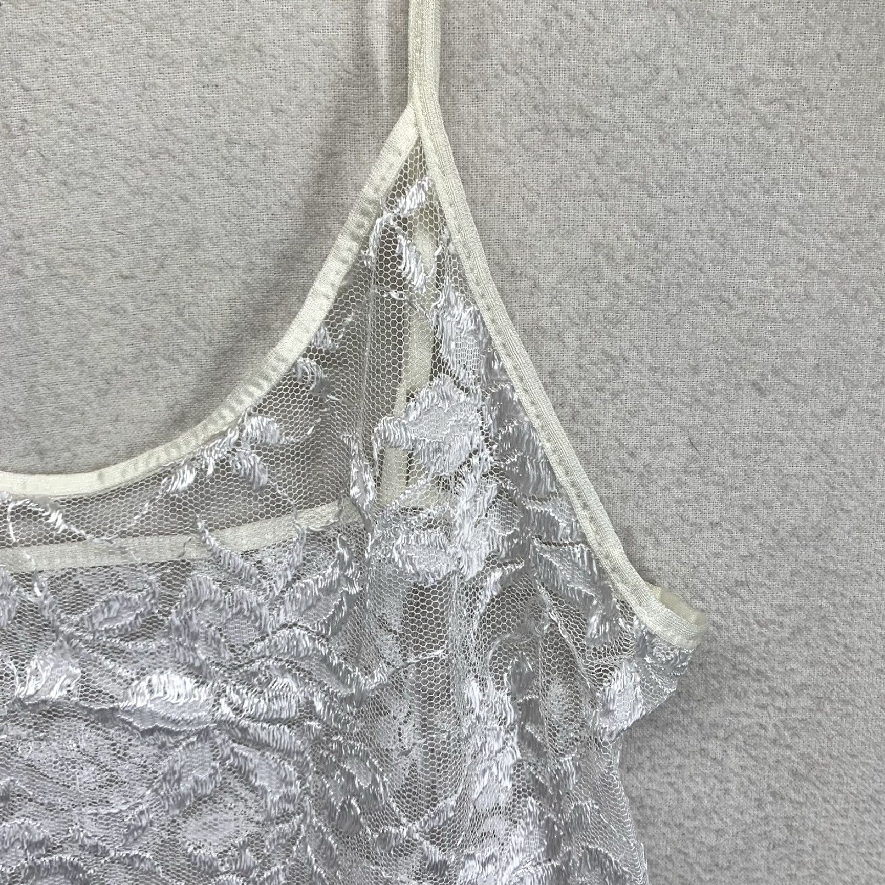Vintage VINTAGE Lady Cameo Dallas Chemise Nightie White Lingerie Women’s Sleeveless Lace Adjustable Straps USA Size ONE SIZE - 7 Thumbnail