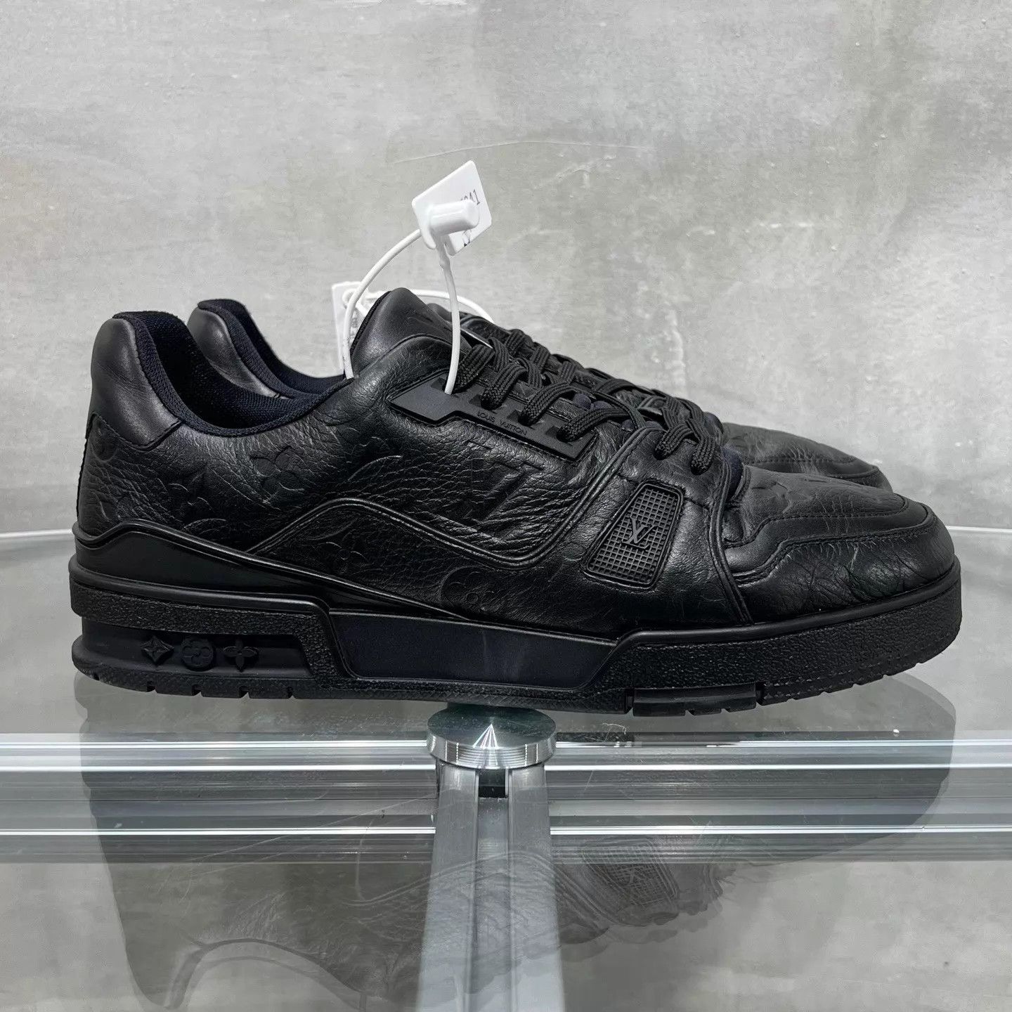 Louis Vuitton LV Trainer Black Embossed UK7.5 41.5 Size US 8.5 / EU 41-42 - 4 Thumbnail