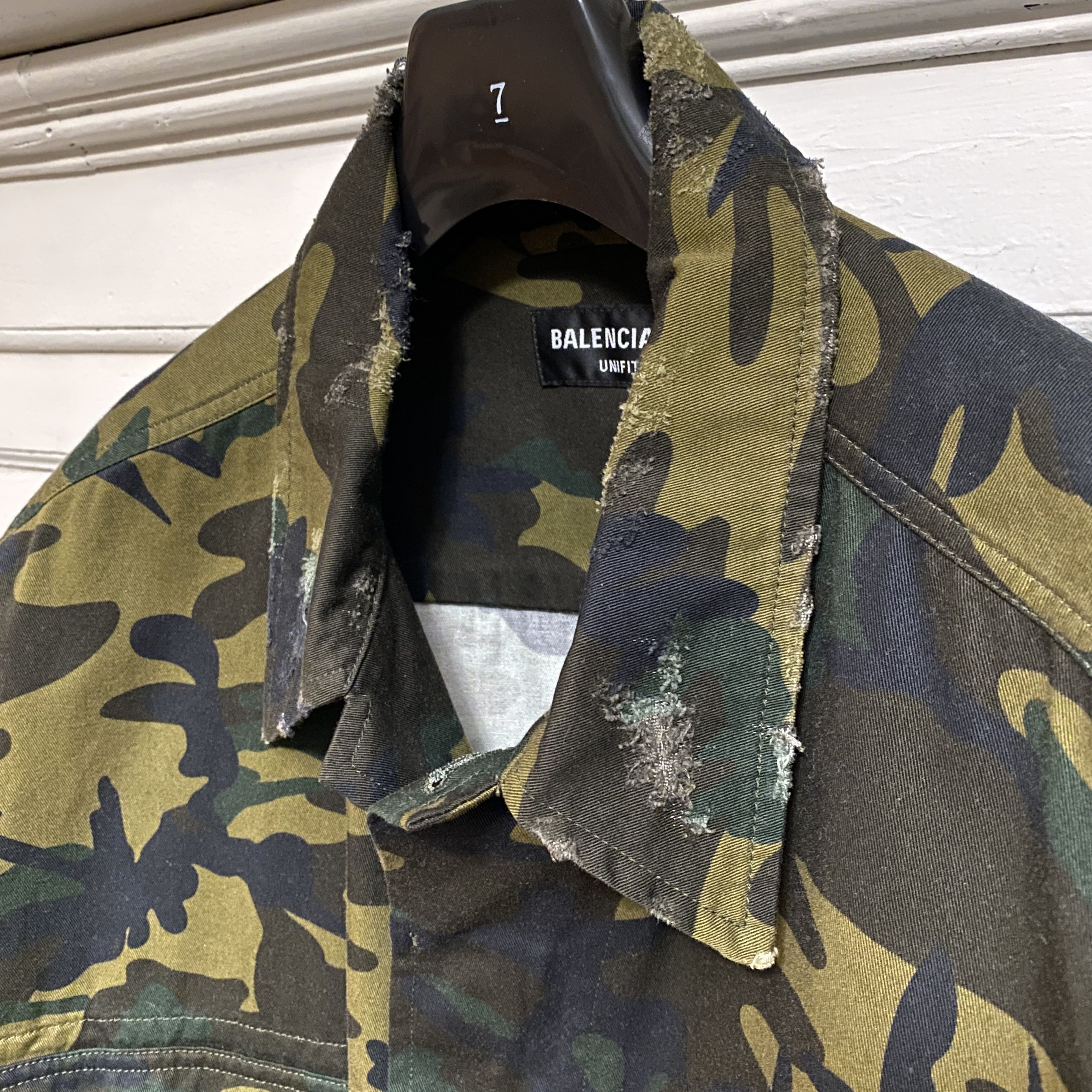 Balenciaga Balenciaga Camo Super Distressed Oversized Jacket Shirt Size US M / EU 48-50 / 2 - 10 Thumbnail