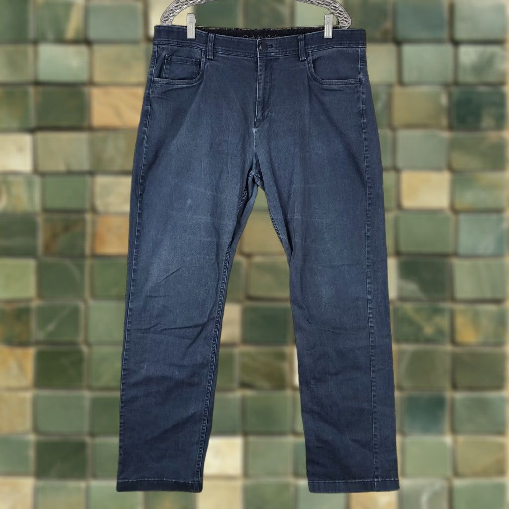 Calvin Klein CALVIN KLEIN Jeans Mens Blue Straight Leg Cotton Size 38x31 Regular Inseam 31" Adult Men Fashion Denim Jeans Men’s Mens Blue Straight Leg Denim Jeans Size US 38 / EU 54 - 1 Thumbnail