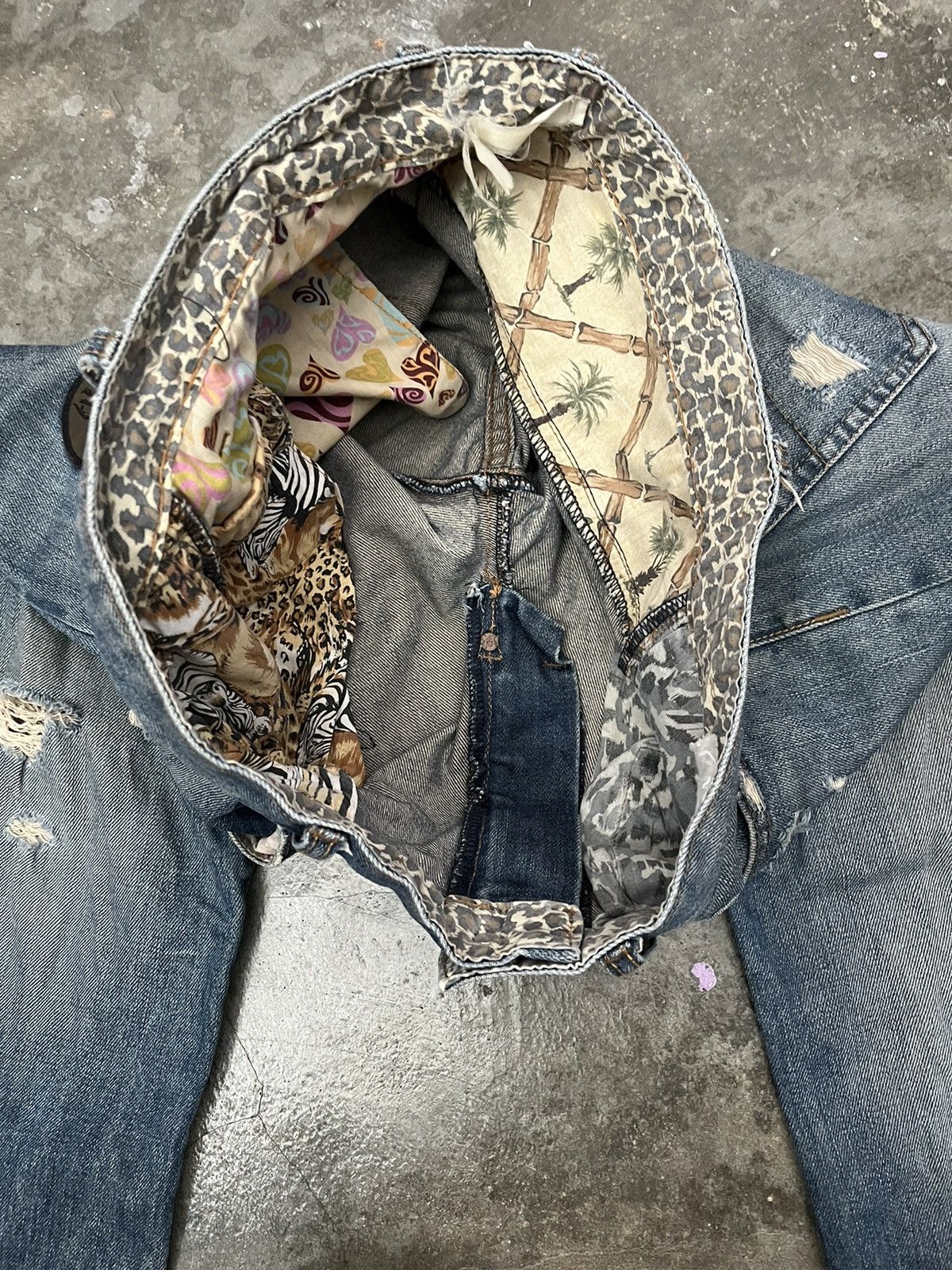 Japanese Brand Vintage Distressed Denim Jeans Sun Faded Destroyed Wash Size US 34 / EU 50 - 12 Thumbnail