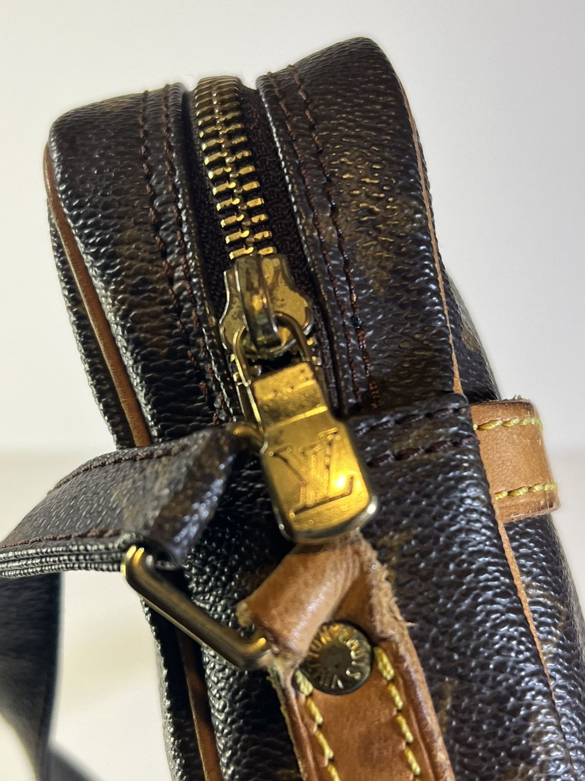 Louis Vuitton Louis Vuitton Monogram Danube Crossbody Canvas Shoulder Bag Size ONE SIZE - 5 Thumbnail
