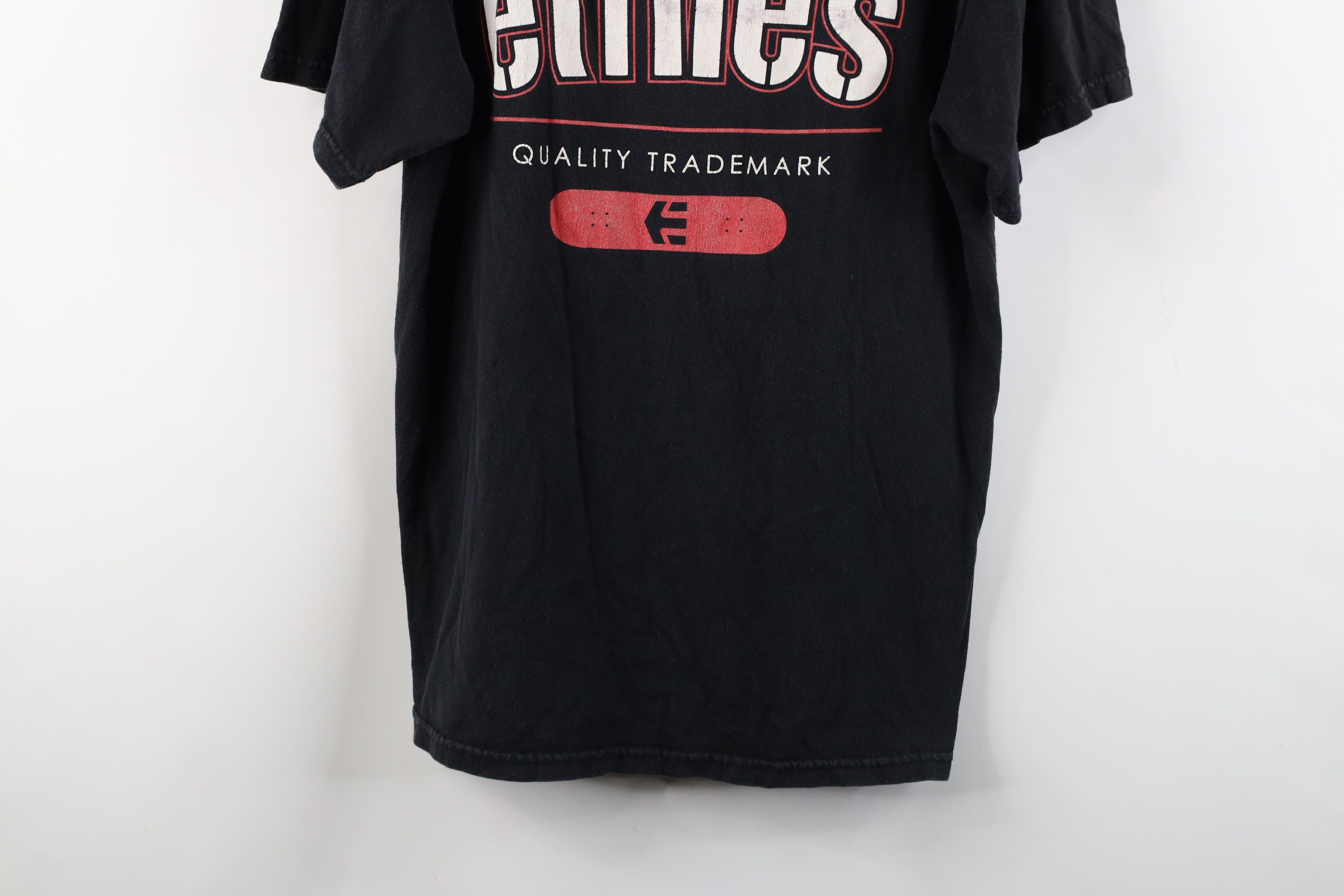 Etnies × Vintage Vintage Etnies Skateboarding Out Big Logo T-Shirt Black Size US L / EU 52-54 / 3 - 3 Thumbnail