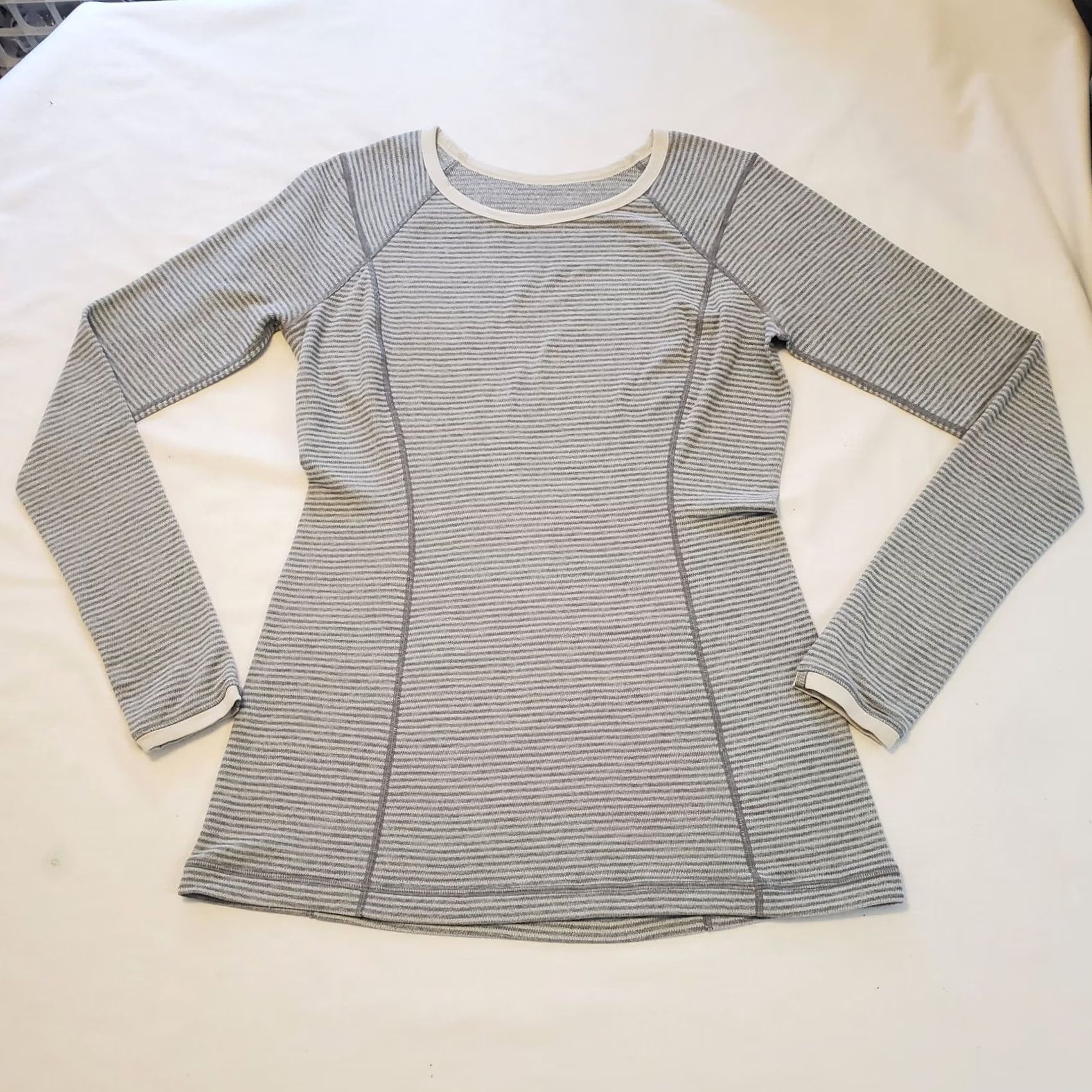 Lululemon Lululemon Top Womens 10 Gray Long Sleeve Striped Round Neck Pullover Activewear Running Yoga Gym Cross Training Fitness | Mens Women? Size L / US 10 / IT 46 - 6 Thumbnail