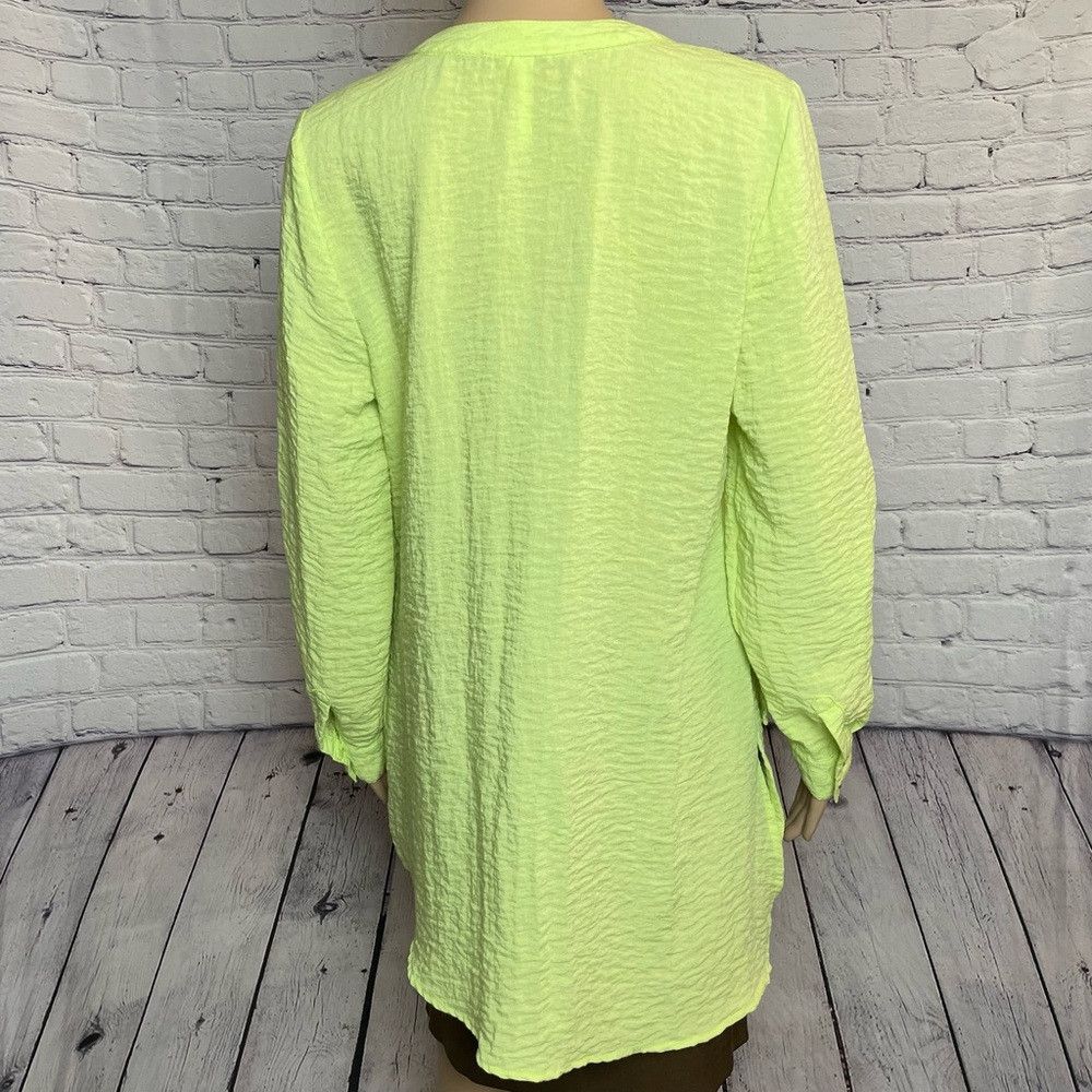 Other Lulu B Green Asymmetrical Hemline Top Shirt Size S Size S / US 4 / IT 40 - 3 Thumbnail
