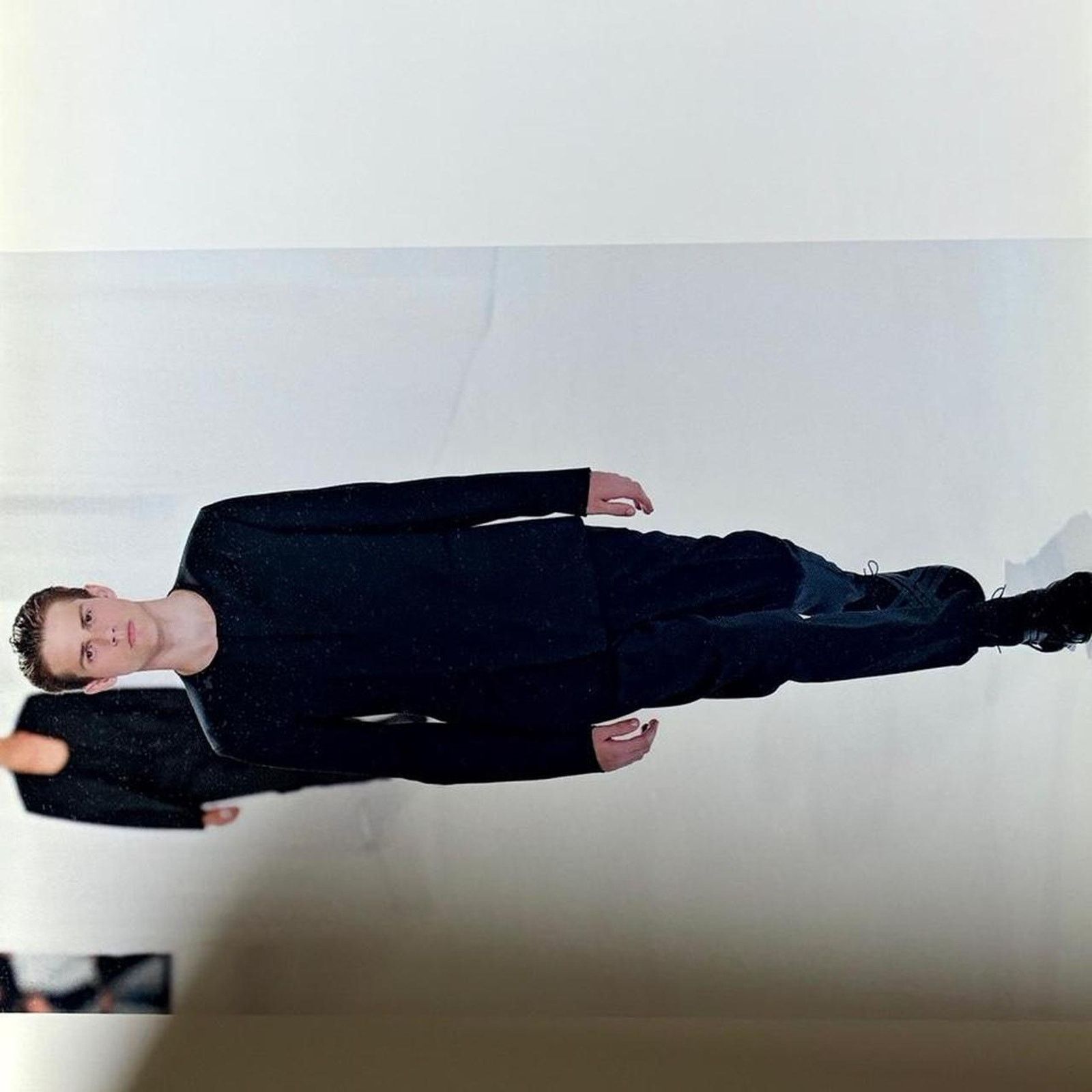 Dior × Hedi Slimane × Kris Van Assche DIOR HOMME autumn winter 2010-2011 look book catalog Size ONE SIZE - 3 Thumbnail