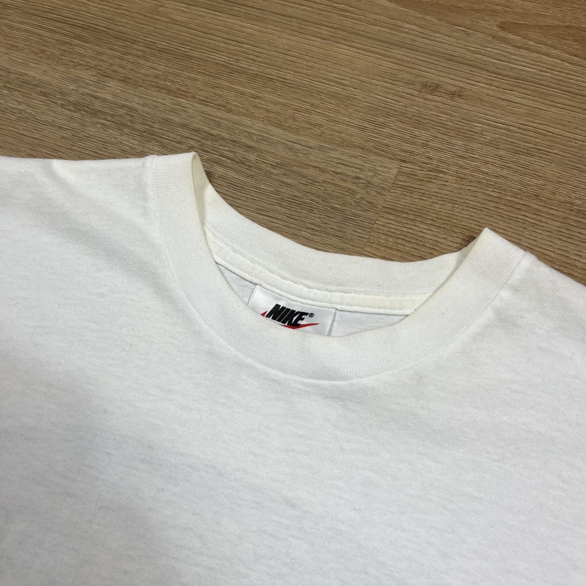 Nike Vintage 90s Nike Air Swoosh logo white t-shirt Size US L / EU 52-54 / 3 - 11 Thumbnail