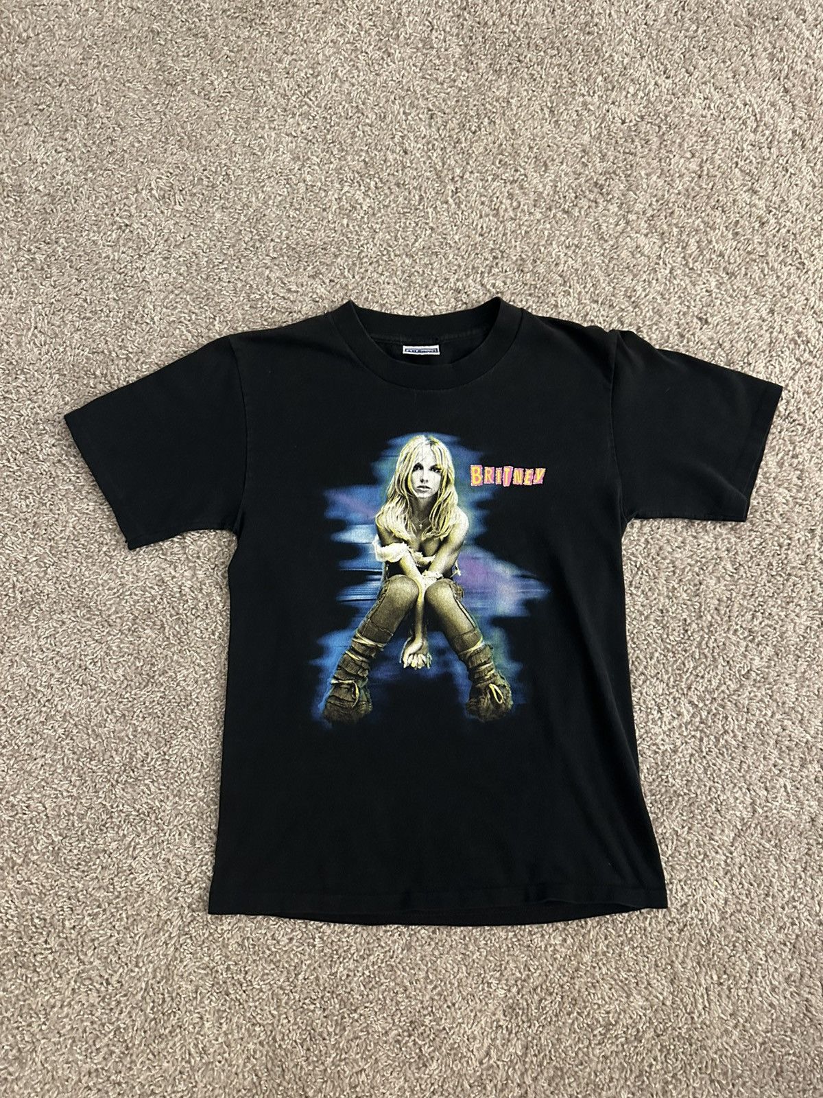 Vintage Vintage Britney Spears Tee Size US S / EU 44-46 / 1 - 1 Thumbnail