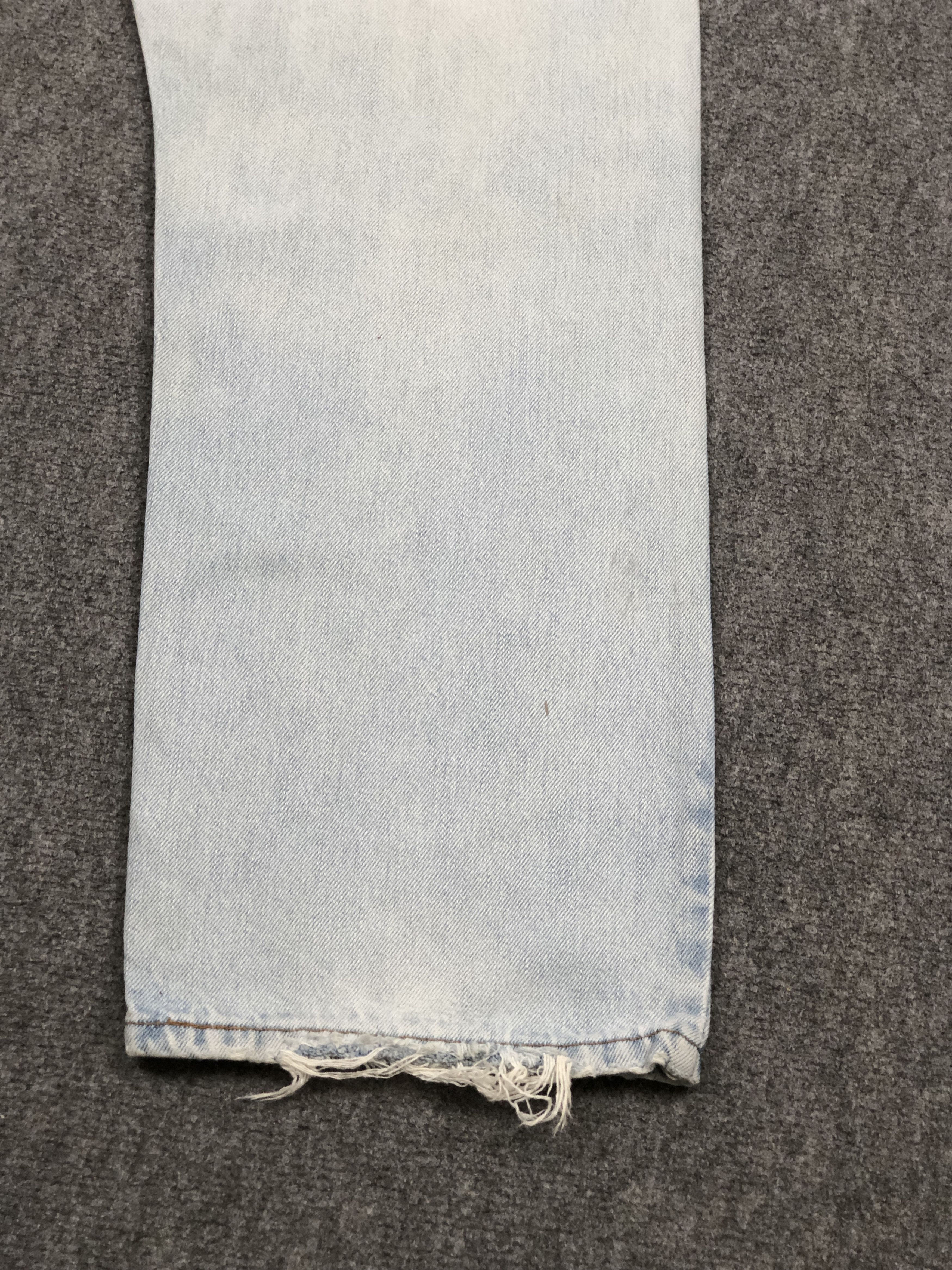 Levi's Light Washed Vintage Levis 505 Jeans DP2366 Size US 35 - 21 Thumbnail
