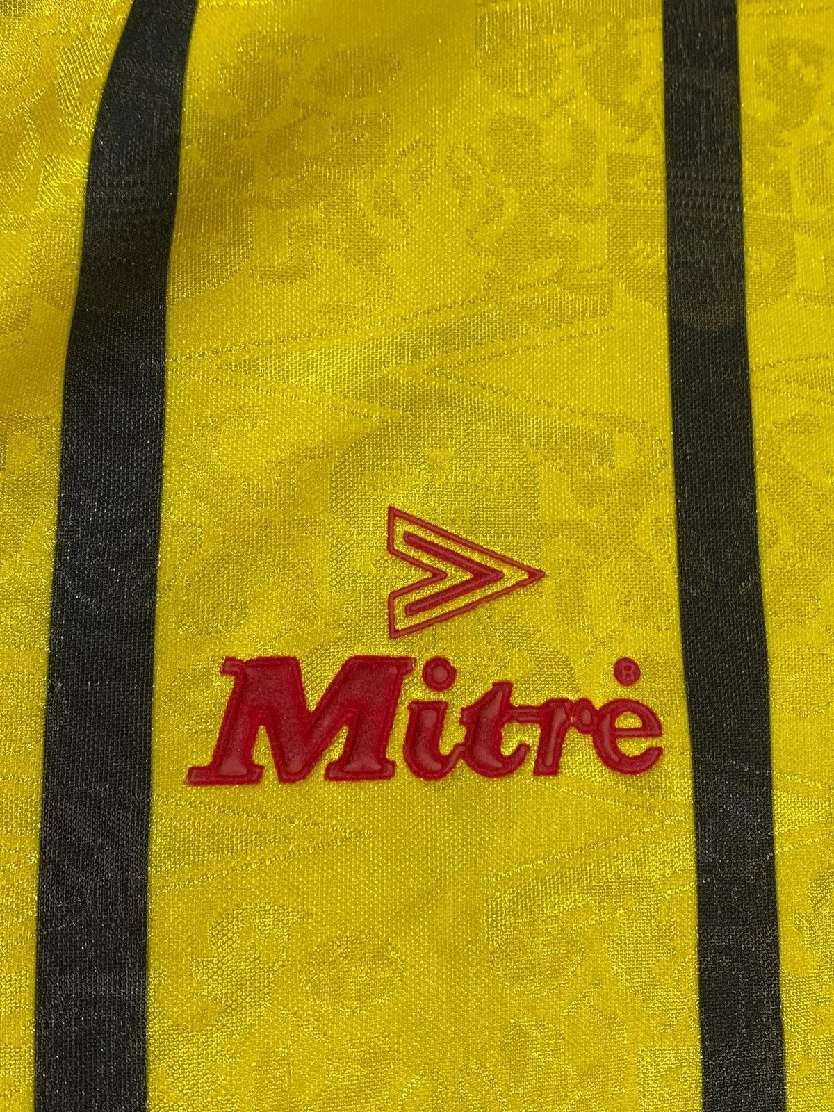 Vintage Vintage Mitre Burnley FC 1993-95 Away Soccer Jersey Size US M / EU 48-50 / 2 - 4 Thumbnail