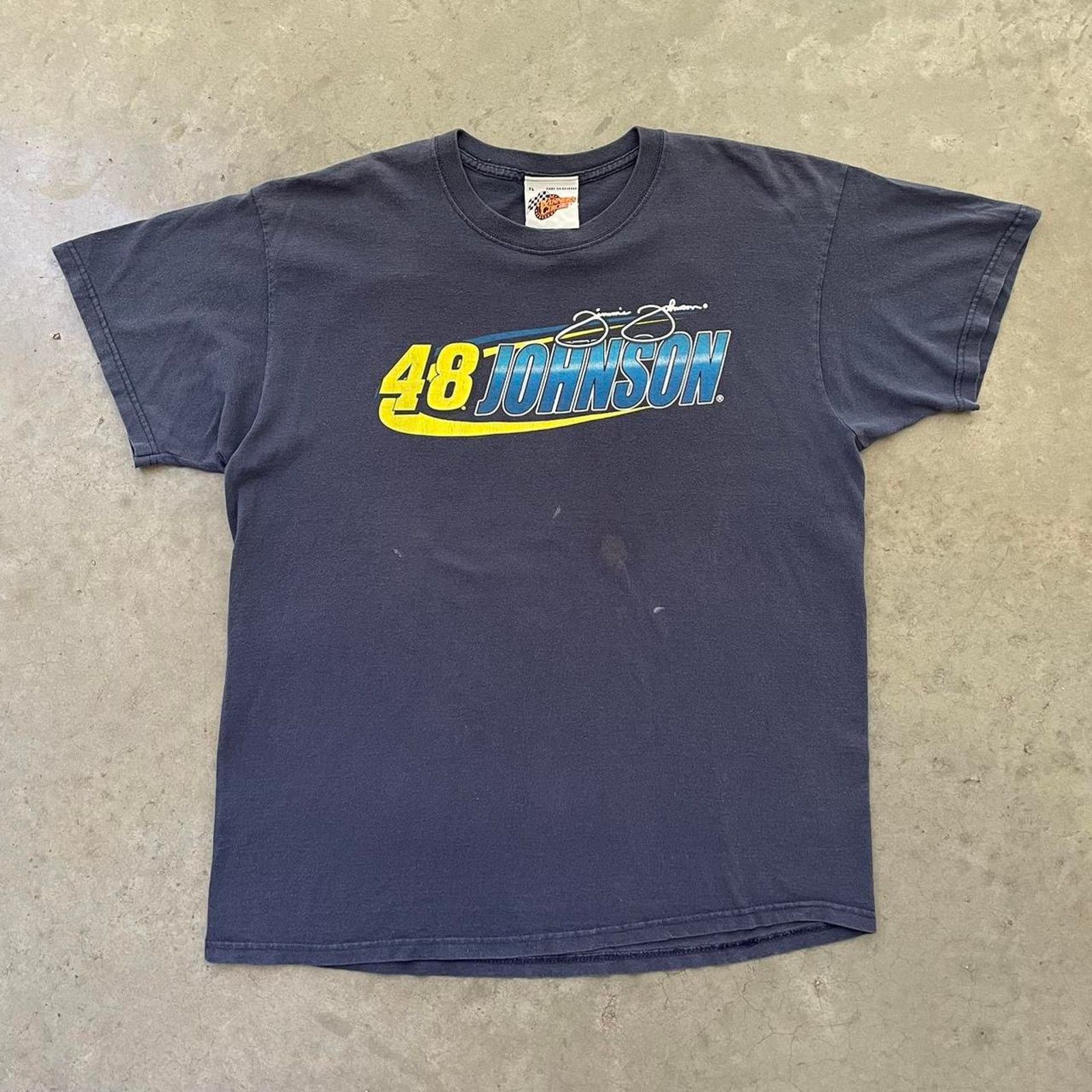 NASCAR Vintage Jimmie Johnson Lowe’s Nascar Navy T-shirt Size US XL / EU 56 / 4 - 2 Thumbnail