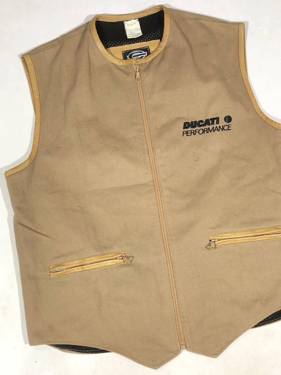 Ducati × Vintage Ducati Performance By C.M.J. Racing Moto Vest Size US M / EU 48-50 / 2 - 5 Thumbnail