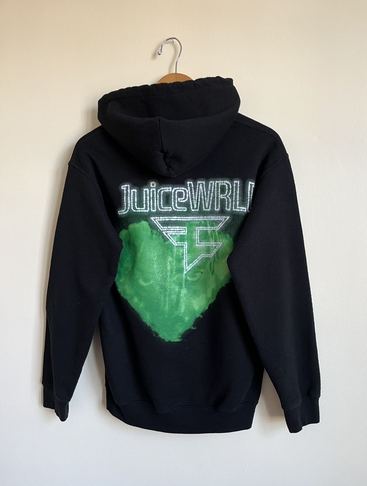 Rap Tees Juice WRLD “Legends Never Die” Boxy Hoodie Size US S / EU 44-46 / 1 - 6 Thumbnail