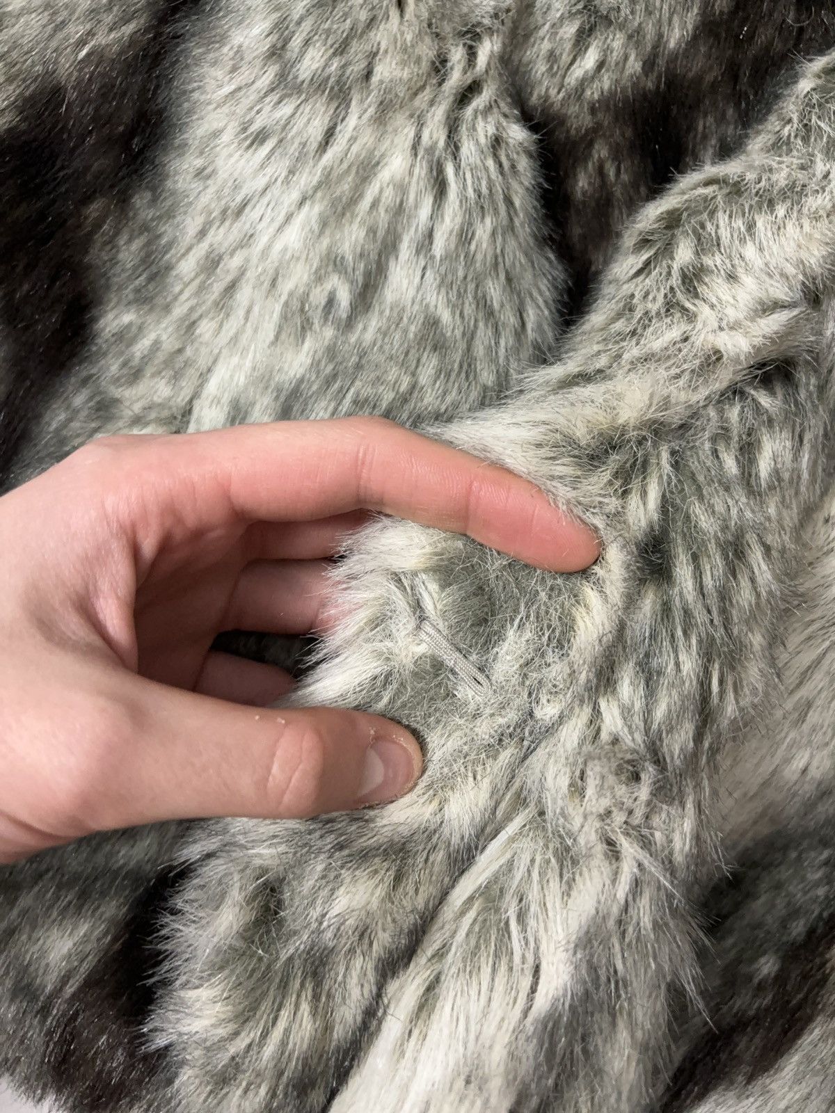 Vintage Vintage amazing faux fur coat fluffy opium coat Size L / US 10 / IT 46 - 11 Thumbnail
