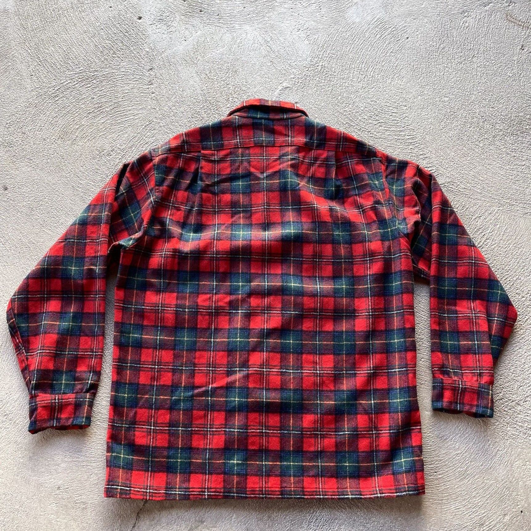 Pendleton VINTAGE Pendleton Shirt Men L Red Wool Plaid Button-Up Collared Long Sleeve Regular Fit Thread: Classic Western Pockets Mens Size US L / EU 52-54 / 3 - 4 Thumbnail