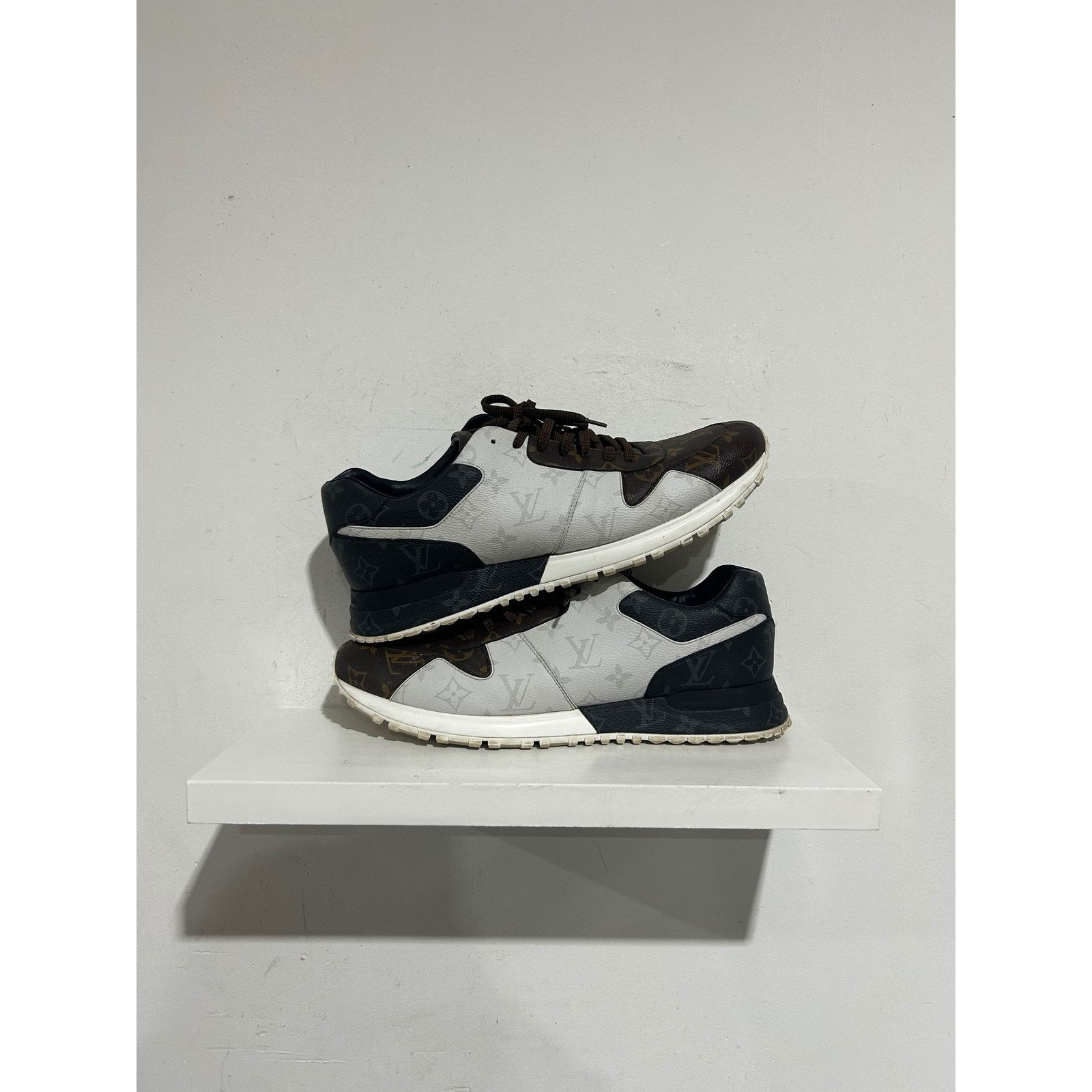 Louis Vuitton LOUIS VUITTON RUN AWAY TRIPLE MONOGRAM SNEAKER SZ LV10 USED Size US 12 / EU 45 - 1 Thumbnail