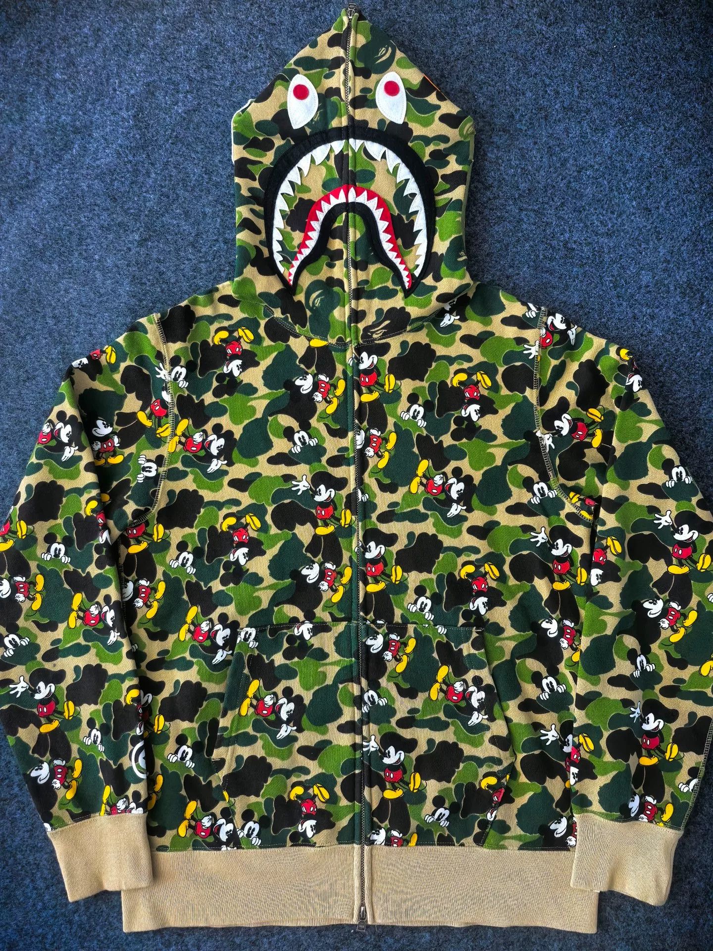 Bape Bape Multi Shark Sweatshirt Pullover Size US L / EU 52-54 / 3 - 1 Thumbnail