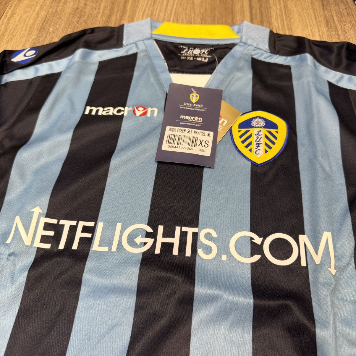 Macron Leeds United 08/09 Longsleeves set (Bnwt) Size US XS / EU 42 / 0 - 4 Thumbnail