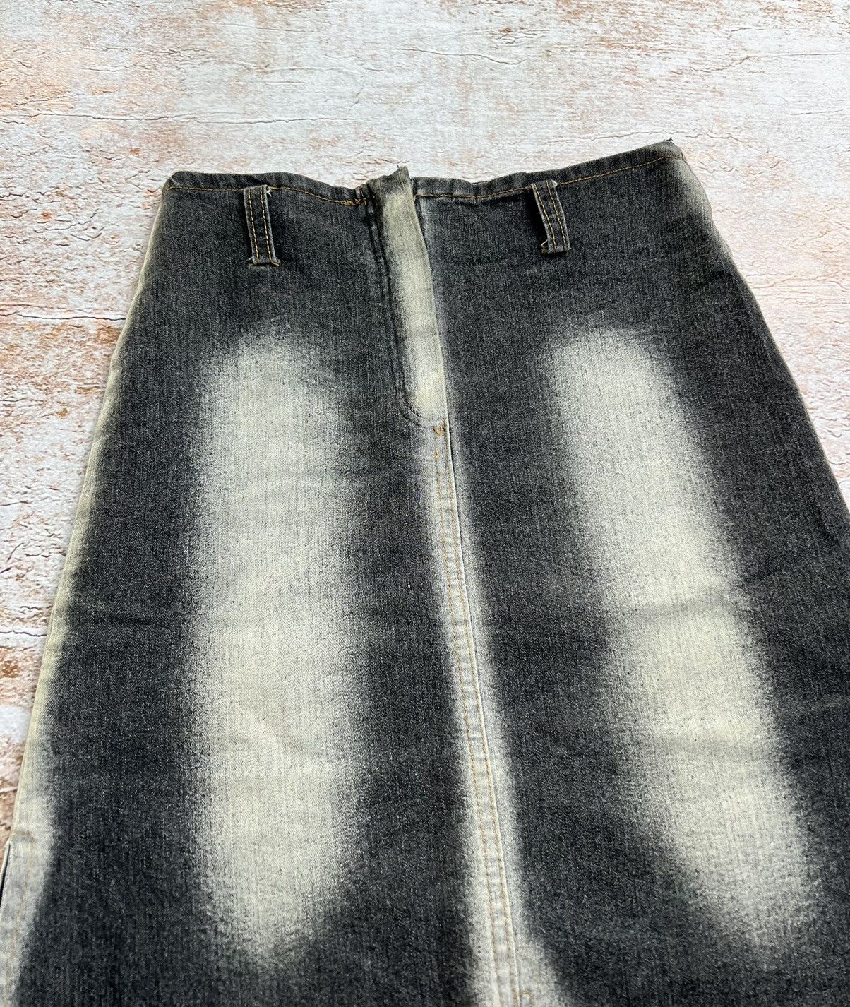 Japanese Brand Vintage Japanese distressed denim washed skirt Size 26" / US 2 / IT 38 - 4 Thumbnail