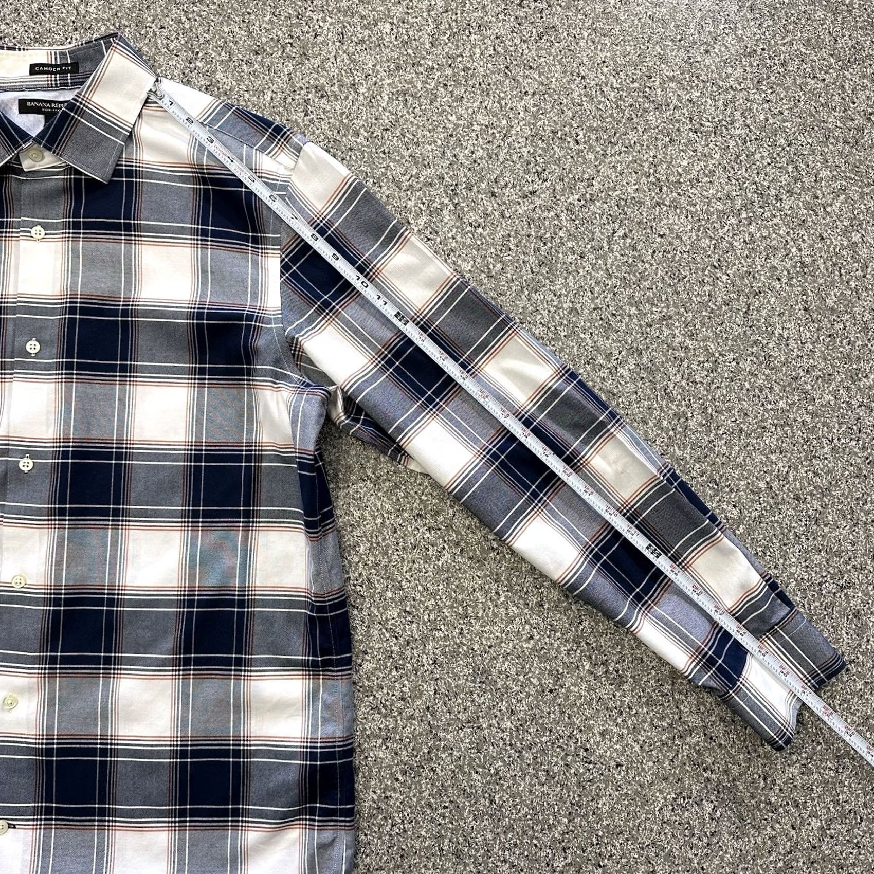 Banana Republic Banana Republic Button-Up Shirt Mens L Camden Fit Non Iron Plaid Blue White Shirt Mens L Blue Plaid Non-Iron Button-Up Banana Republic Size US L / EU 52-54 / 3 - 5 Thumbnail