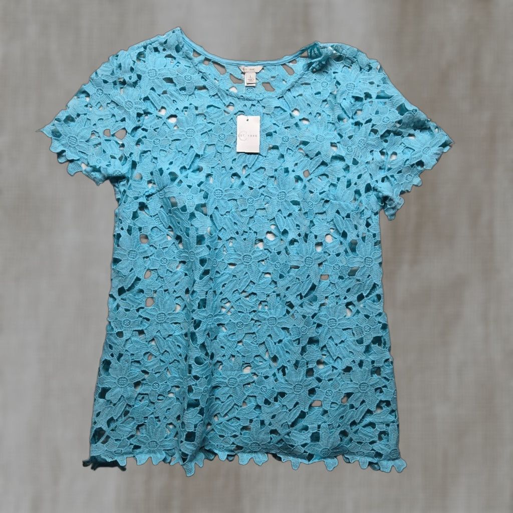 Vintage Est. 1946 Floral Lace Crochet Cut Out Flower Boho Cottage L Large NEW Shirt Est. 1946 Floral Lace Crochet Cut Out Flower Boho Cottage L Large NEW Size L / US 10 / IT 46 - 1 Thumbnail