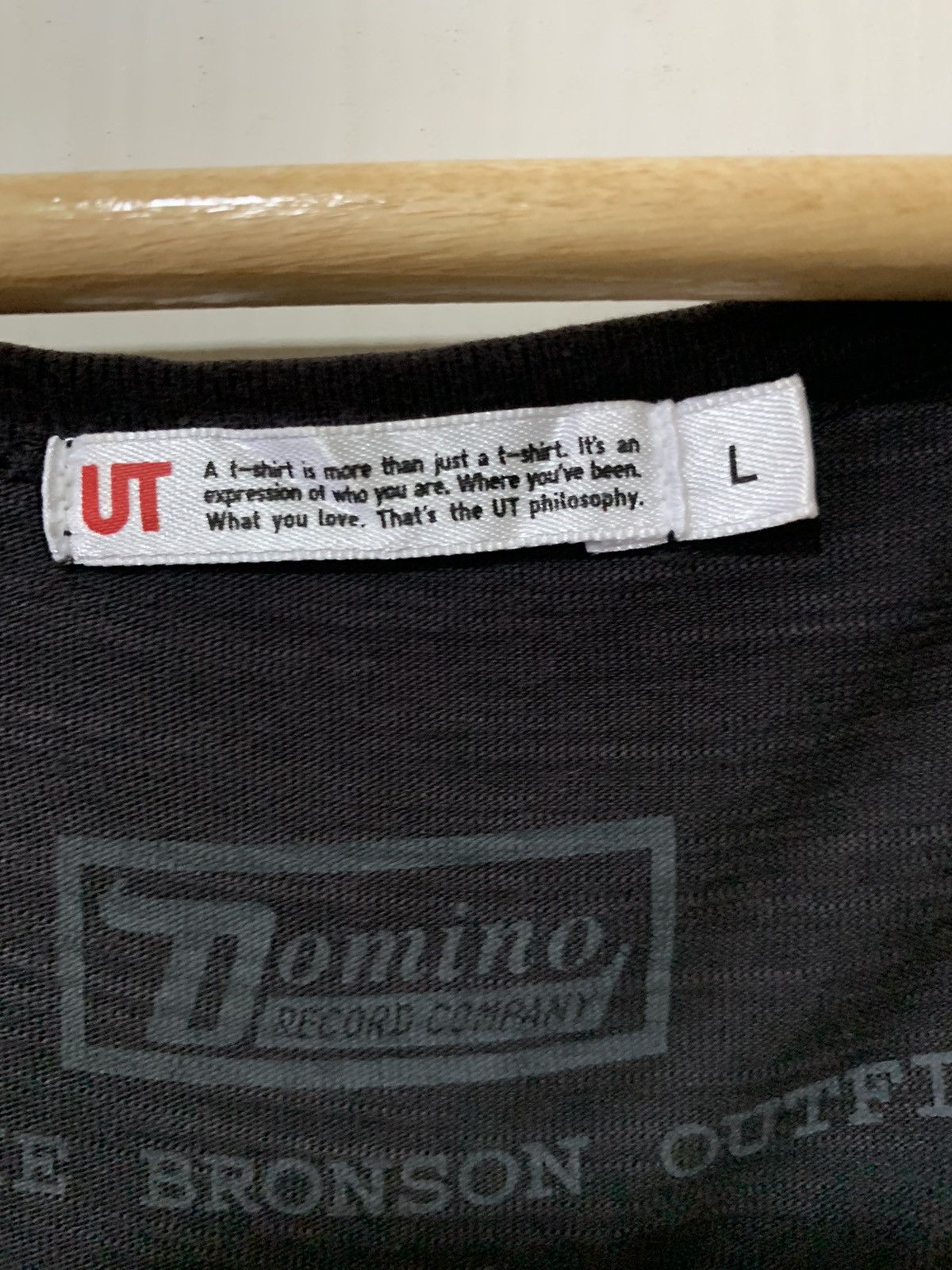 Uniqlo 🔥VINTAGE ARCHIE BRONSON BAND TANK TOP UNIQLO JAPAN Size US L / EU 52-54 / 3 - 7 Thumbnail